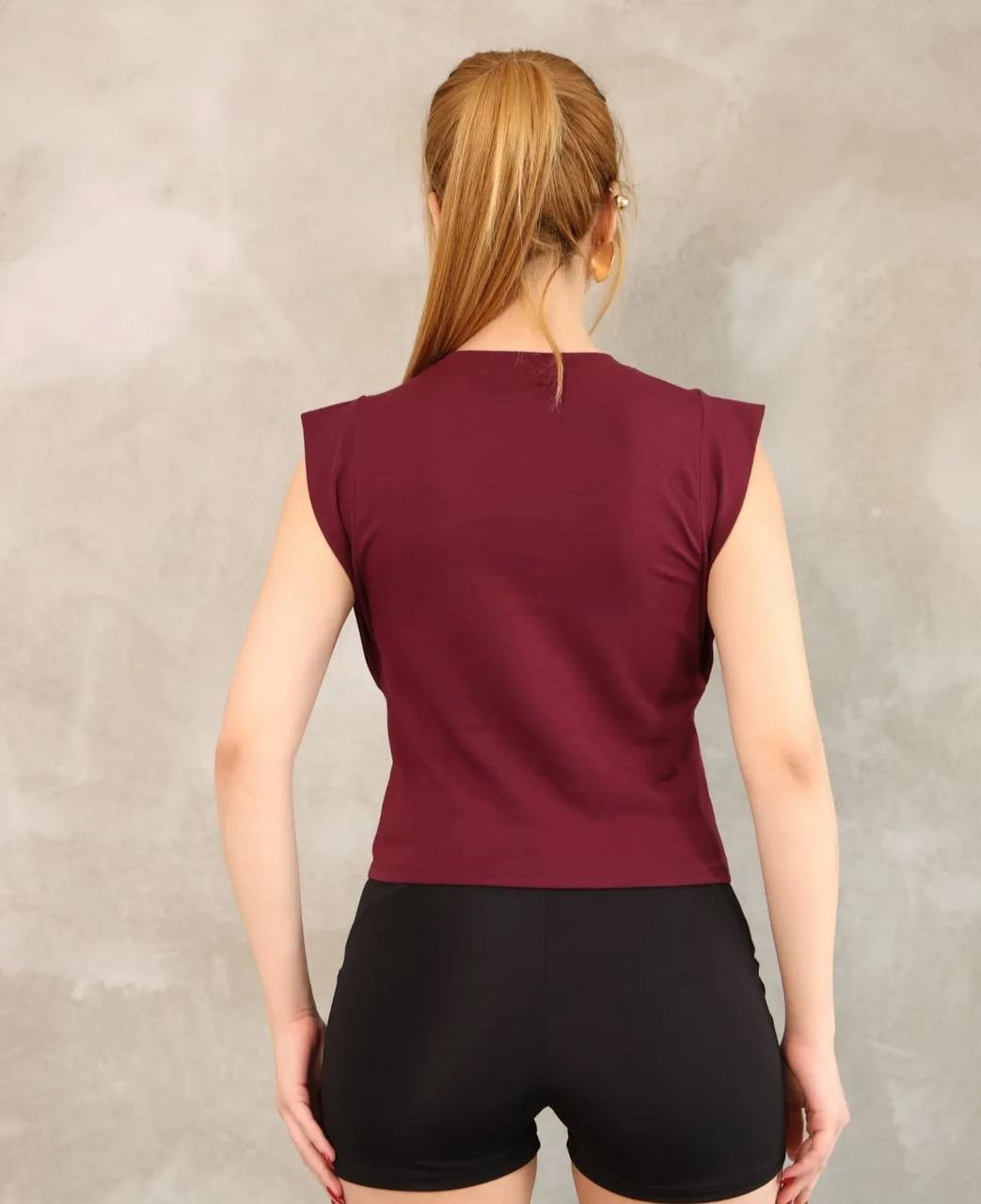Vatka Görünümlü Bisiklet Yaka Kolsuz Basic T-Shirt