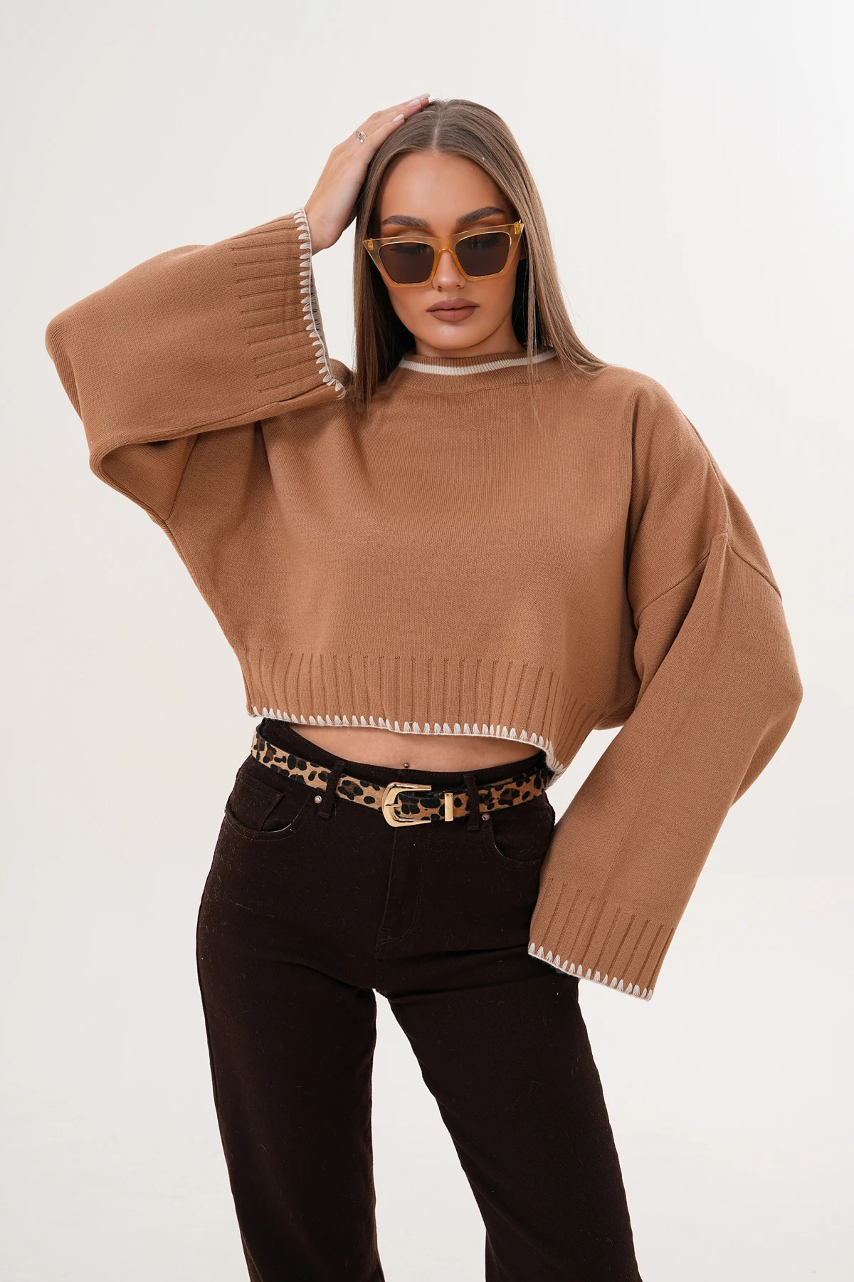 Çoban İşleme Detaylı Crop Triko Kazak - Bej