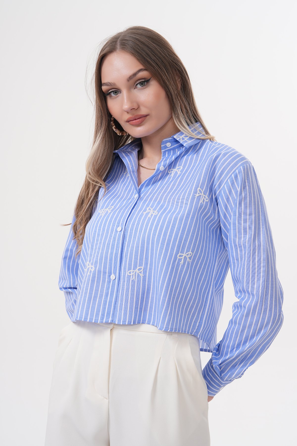 Fiyonk Nakışlı Çizgili Crop Gömlek - Toptan