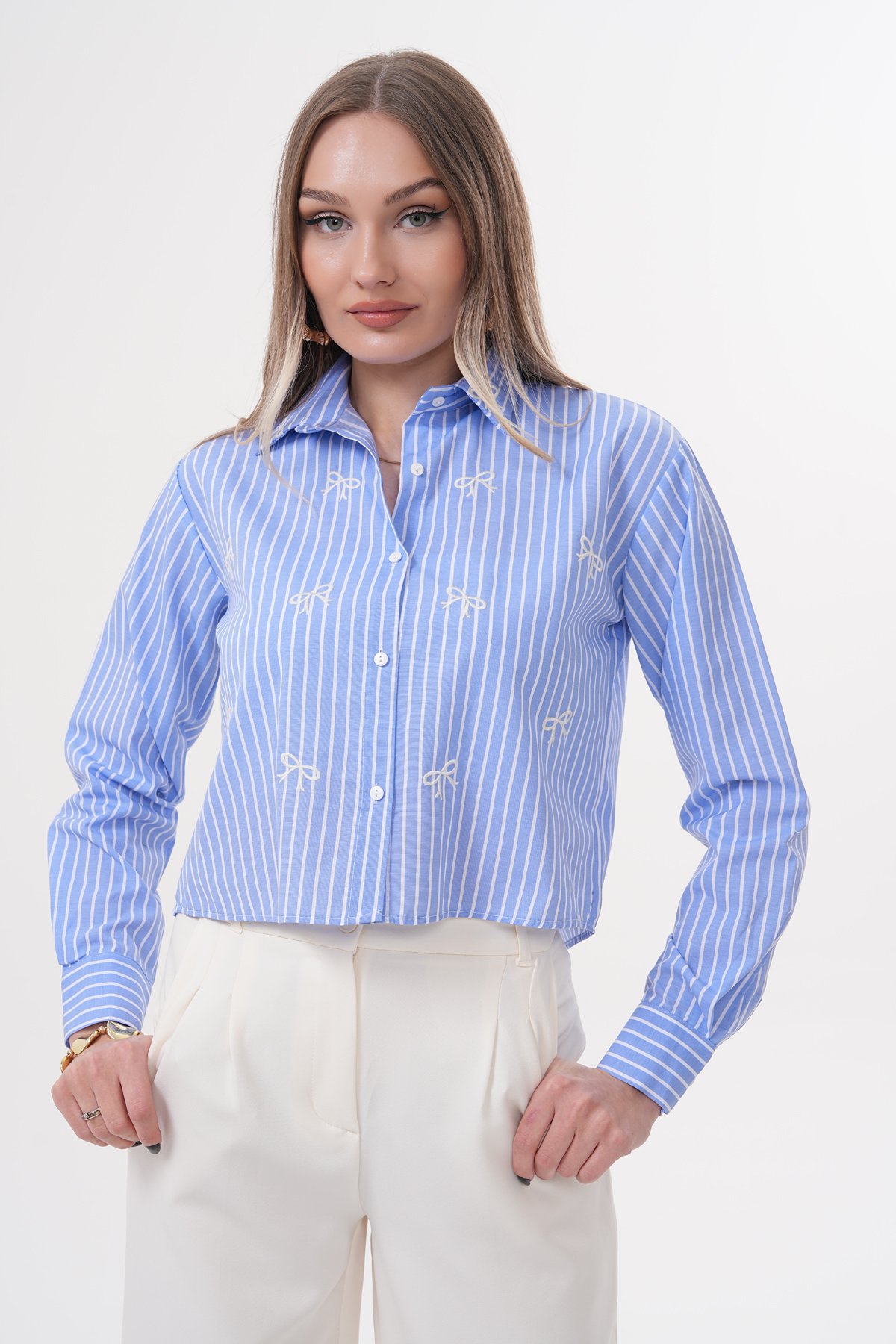 Fiyonk Nakışlı Çizgili Crop Gömlek - Toptan - Mavi