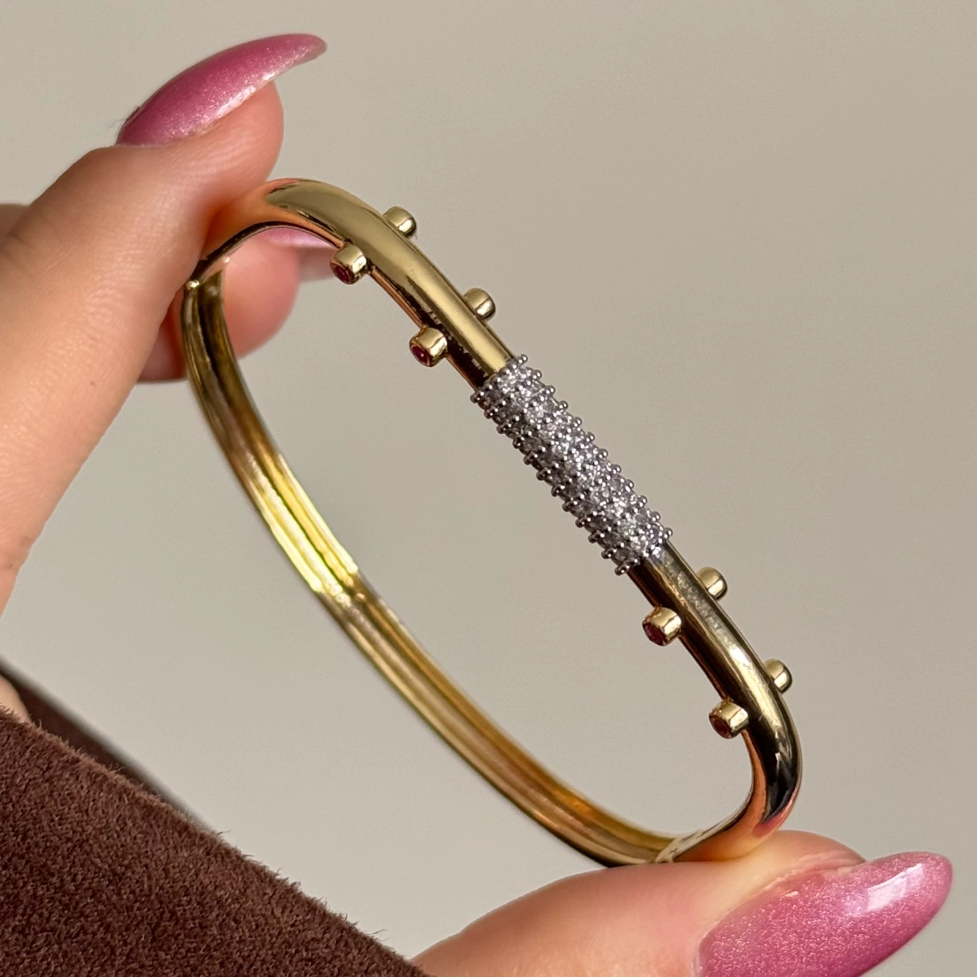 Özel seri Eden kelepçe