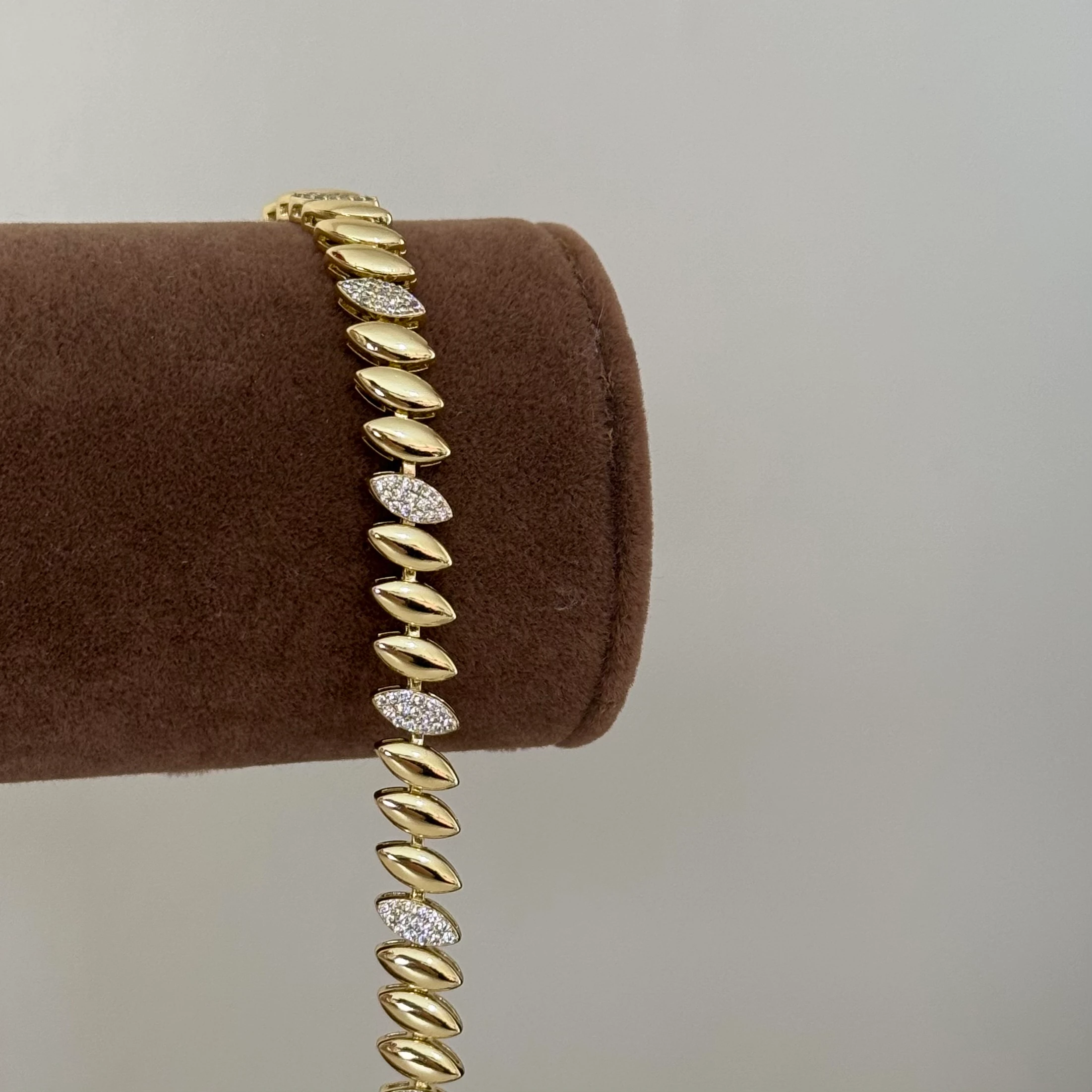 Özel seri solea bileklik