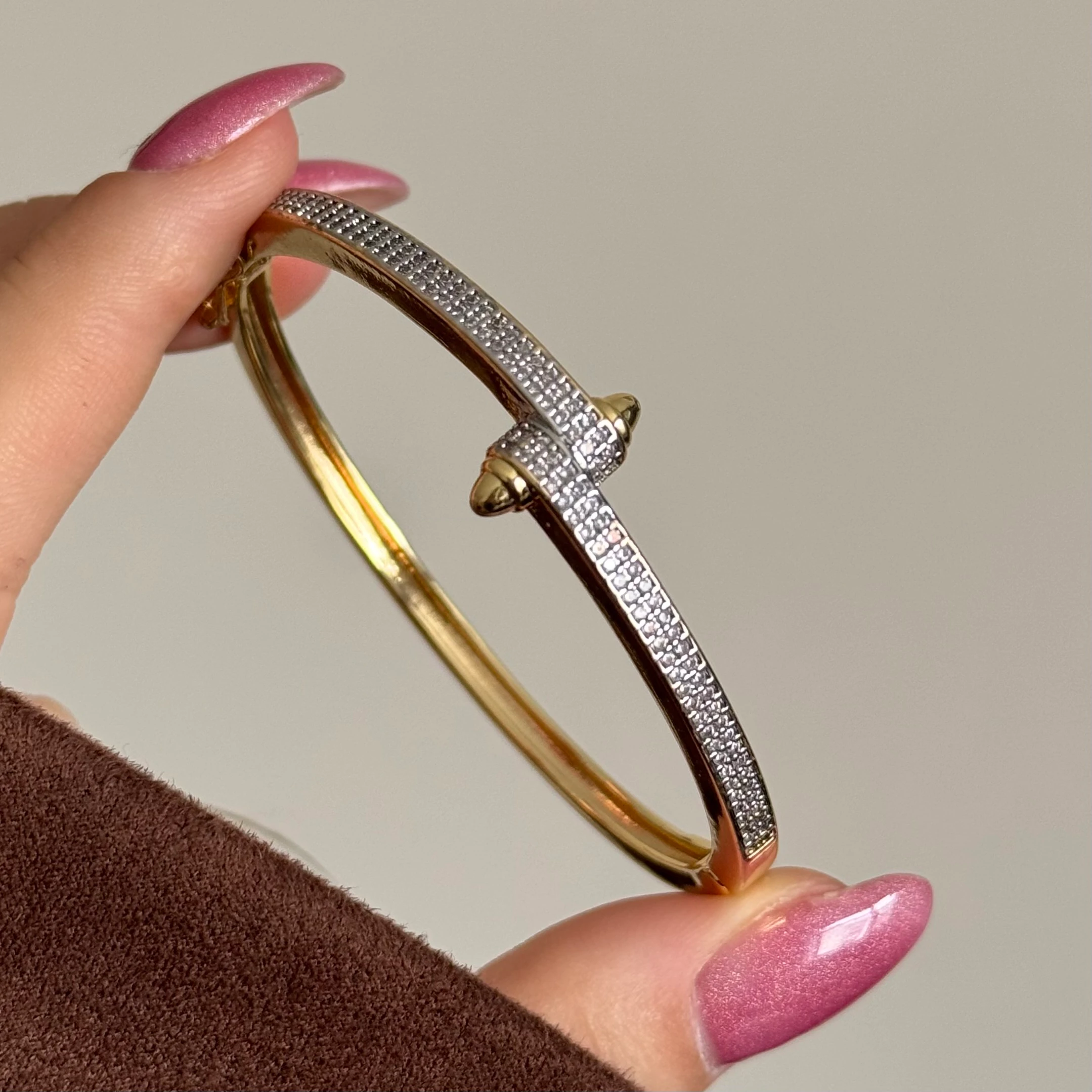 Özel seri Eden kelepçe