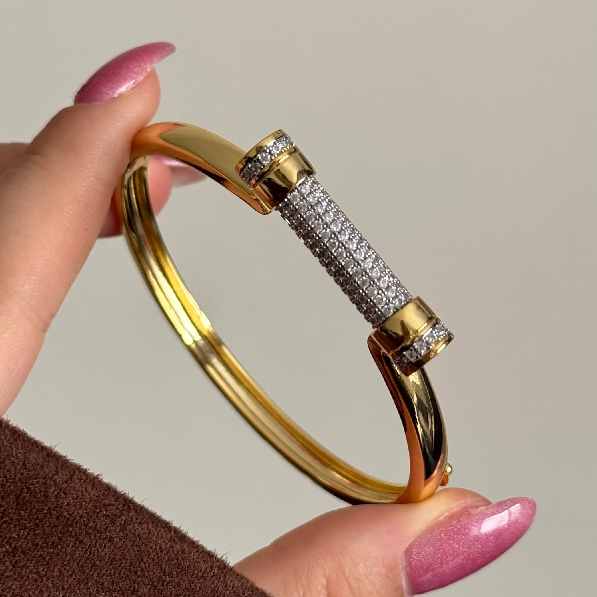 Özel seri Niva kelepçe