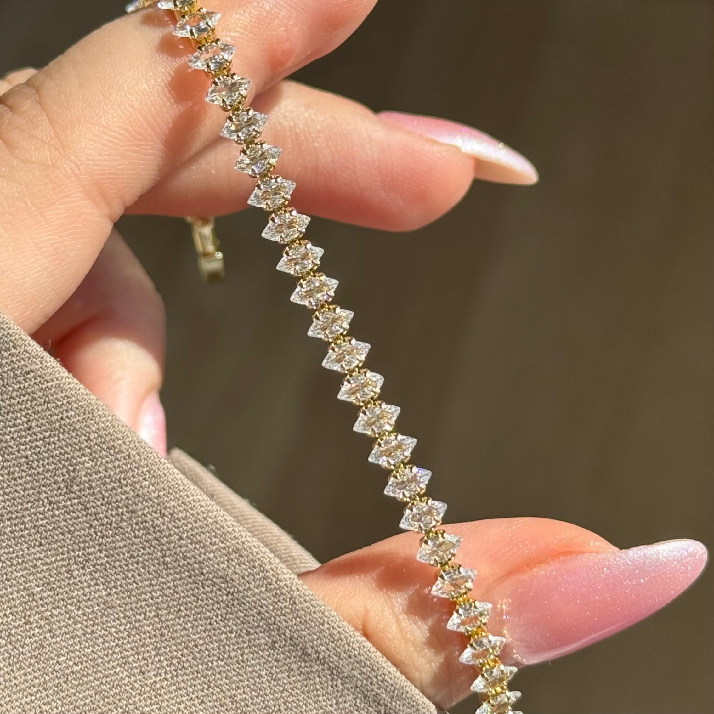 Özel seri oval taşlı bileklik