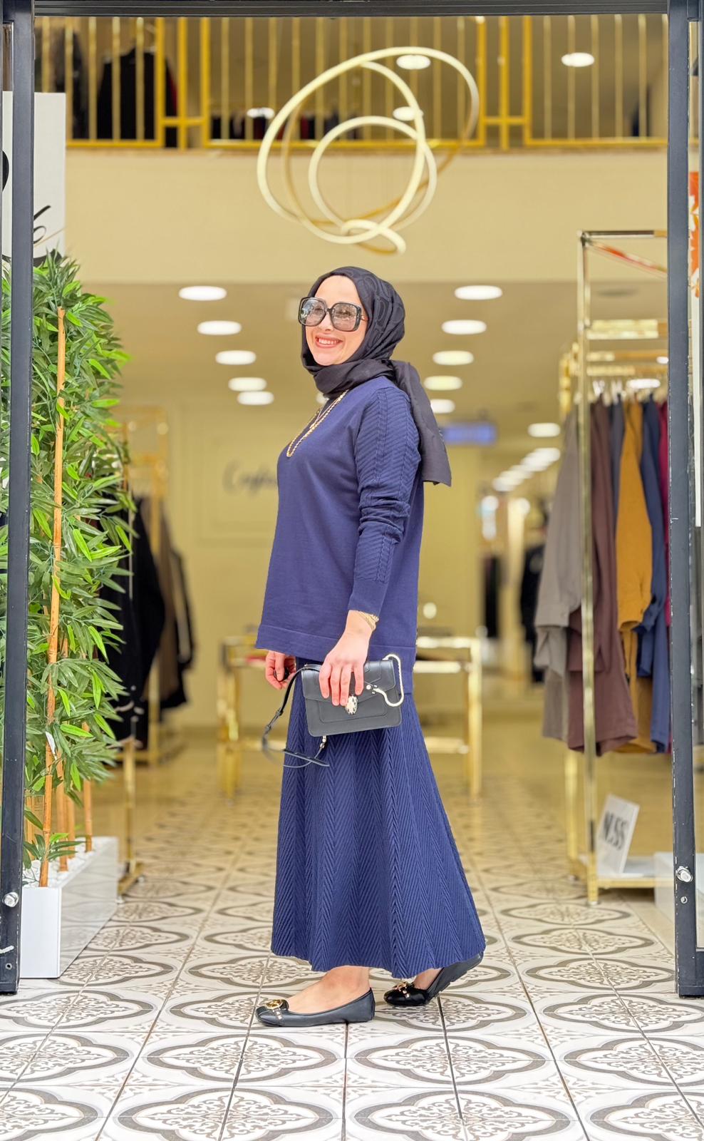 NEHİR ETEKLİ TAKIM