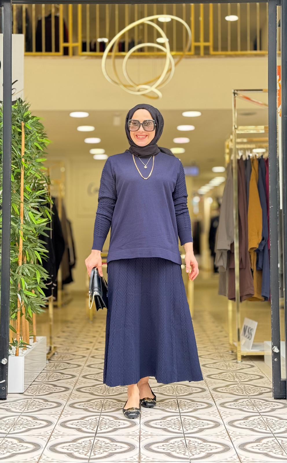 NEHİR ETEKLİ TAKIM