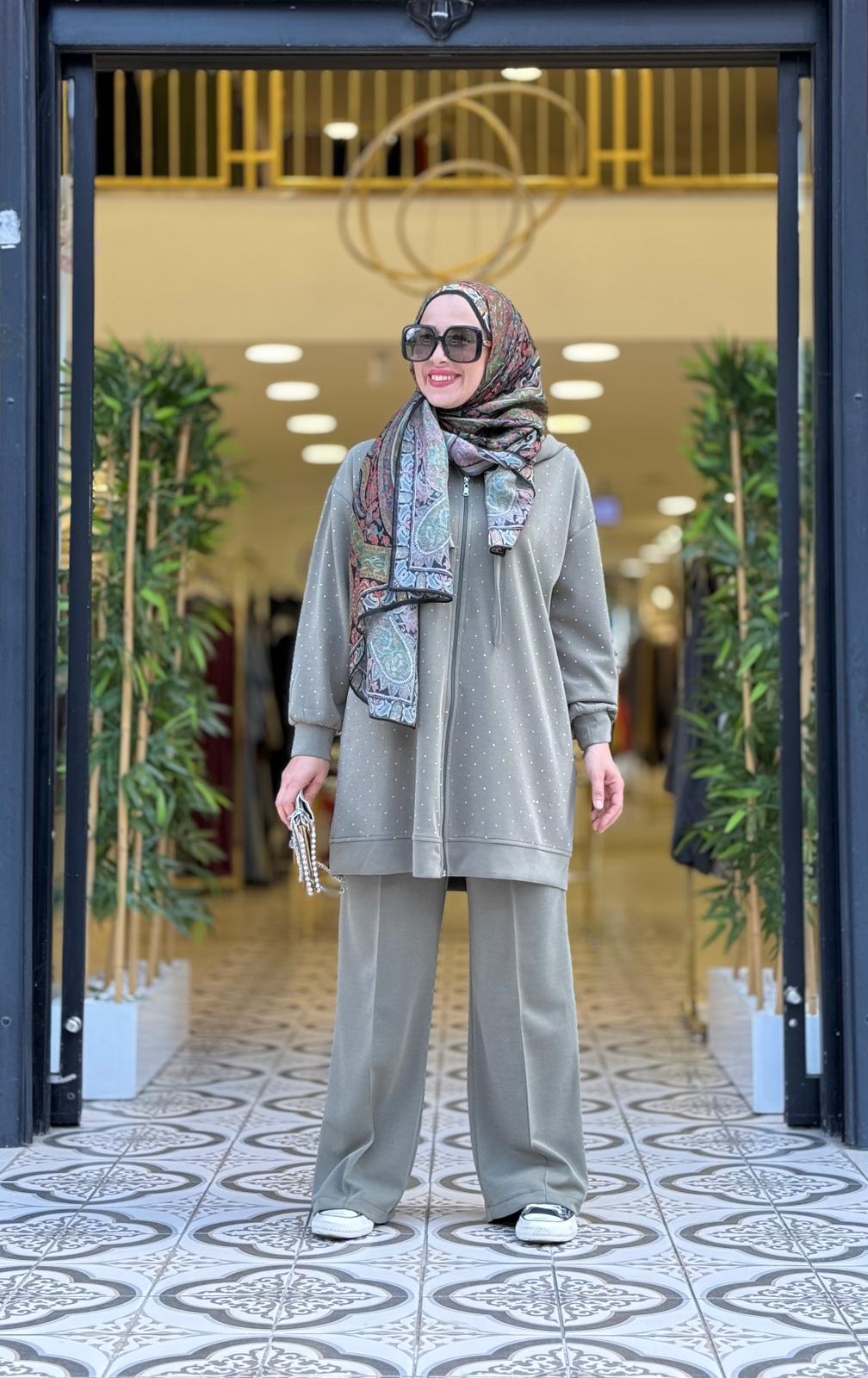 HEVES PANTOLONLU TAKIM