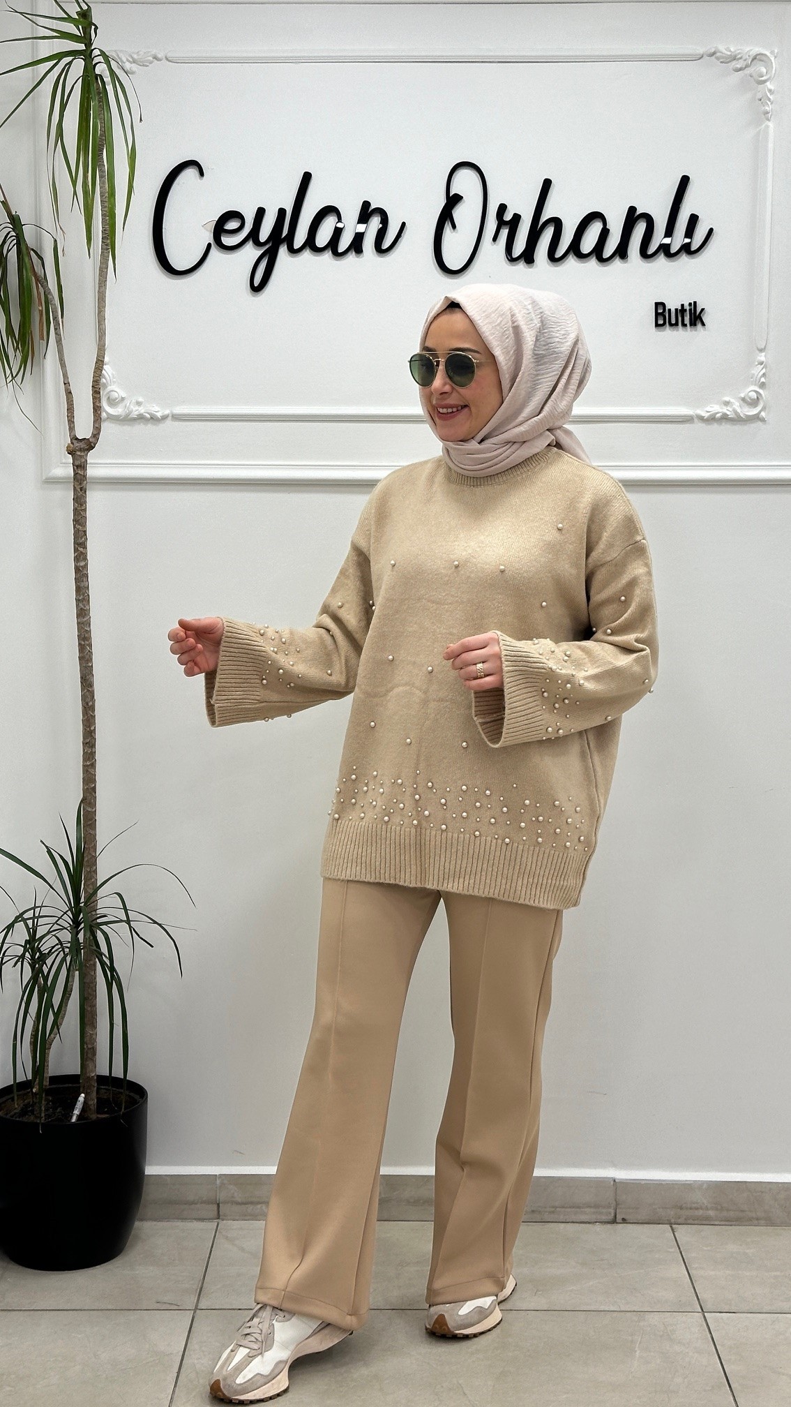 DİANA TUNİK