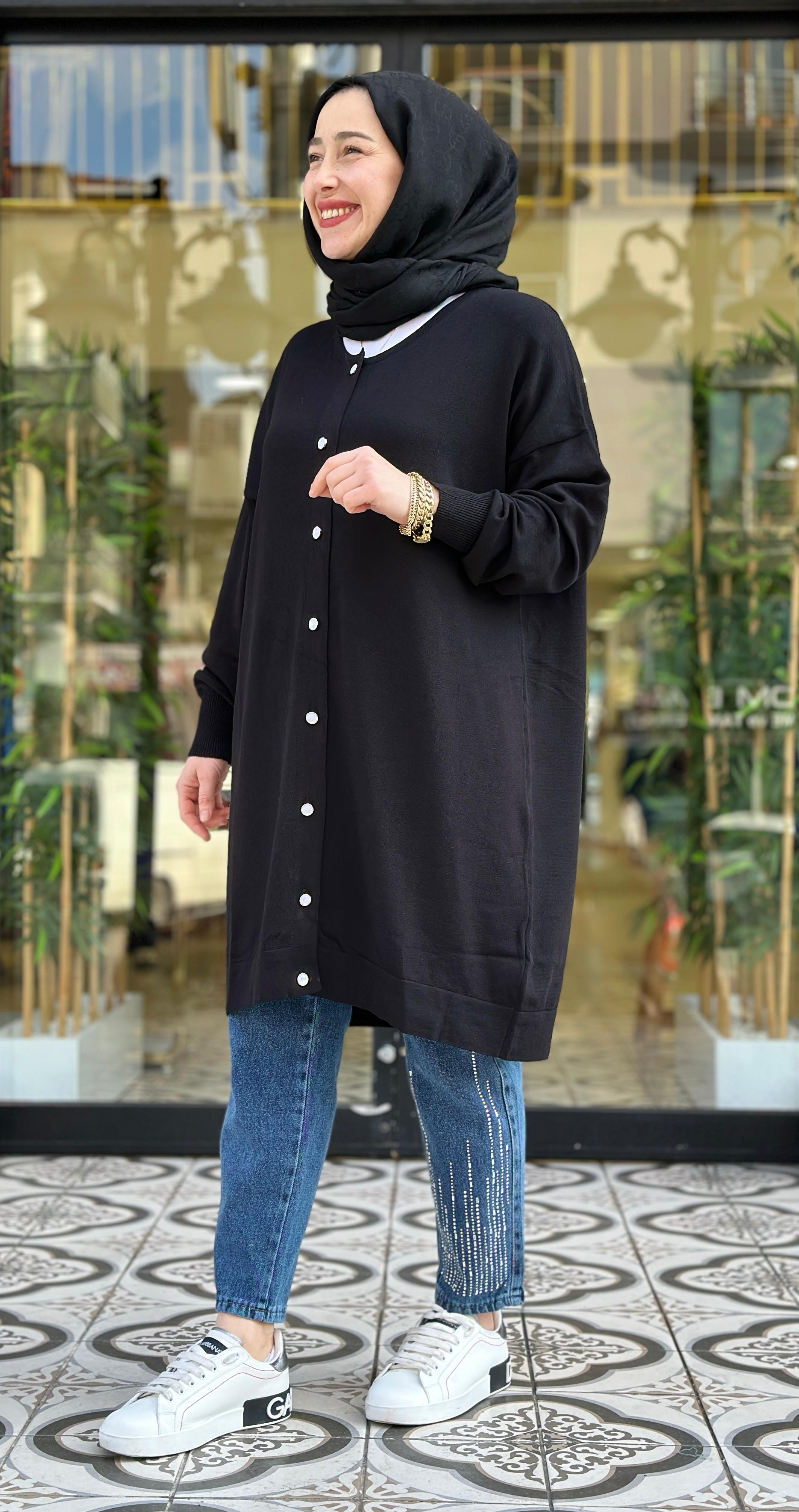 ALİNA DÜĞMELİ HIRKA