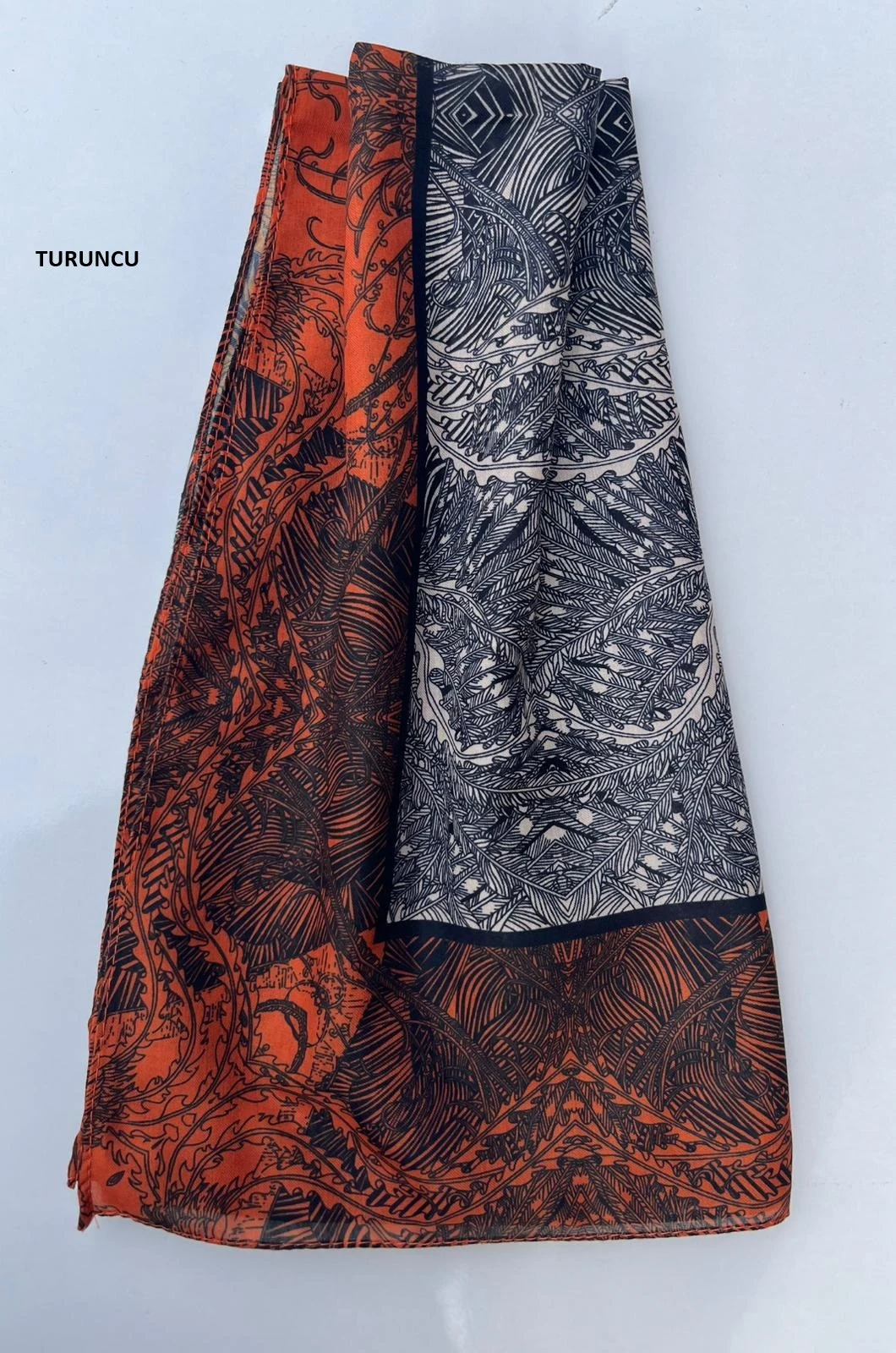 İPEKSEL DESENLİ ŞAL