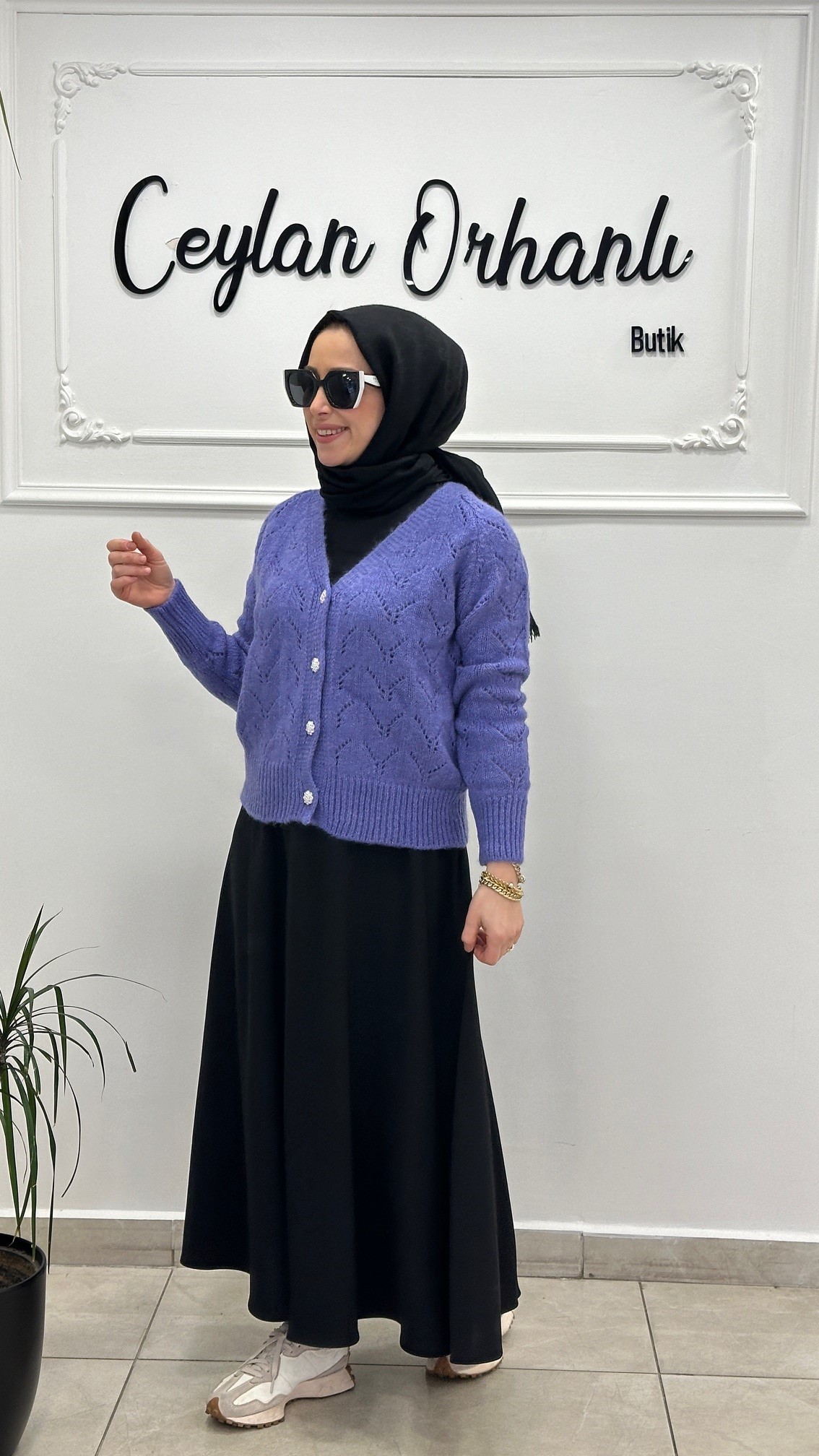 PARILTI DÜĞMELİ HIRKA