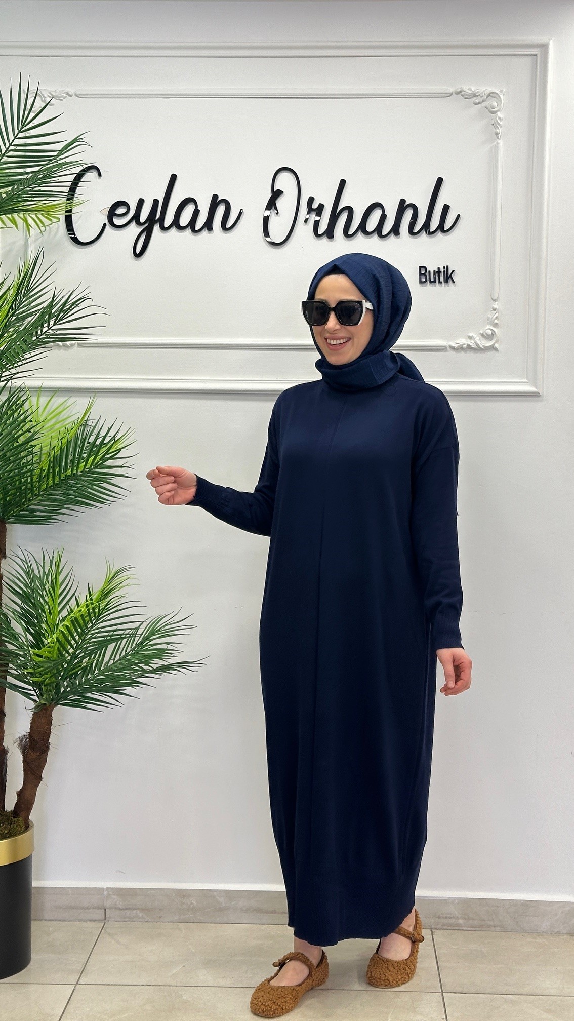 ÖPÜCÜK YAKA VANEZİA ELBİSE