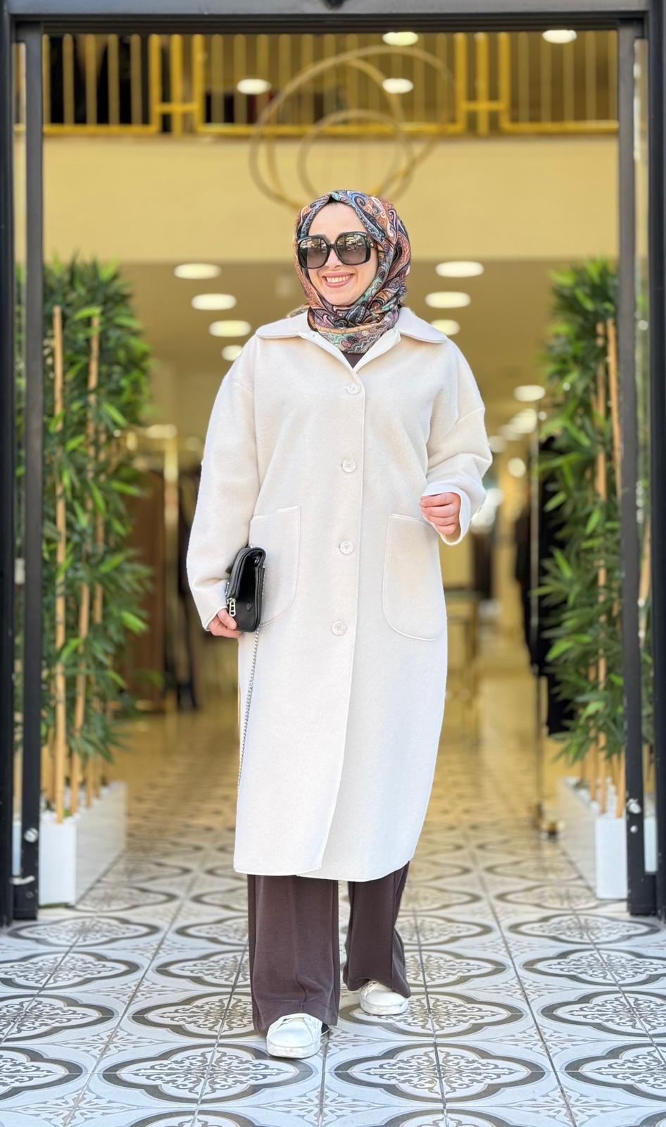 DEVE TÜYÜ OVERSİZE KAP - BEJ