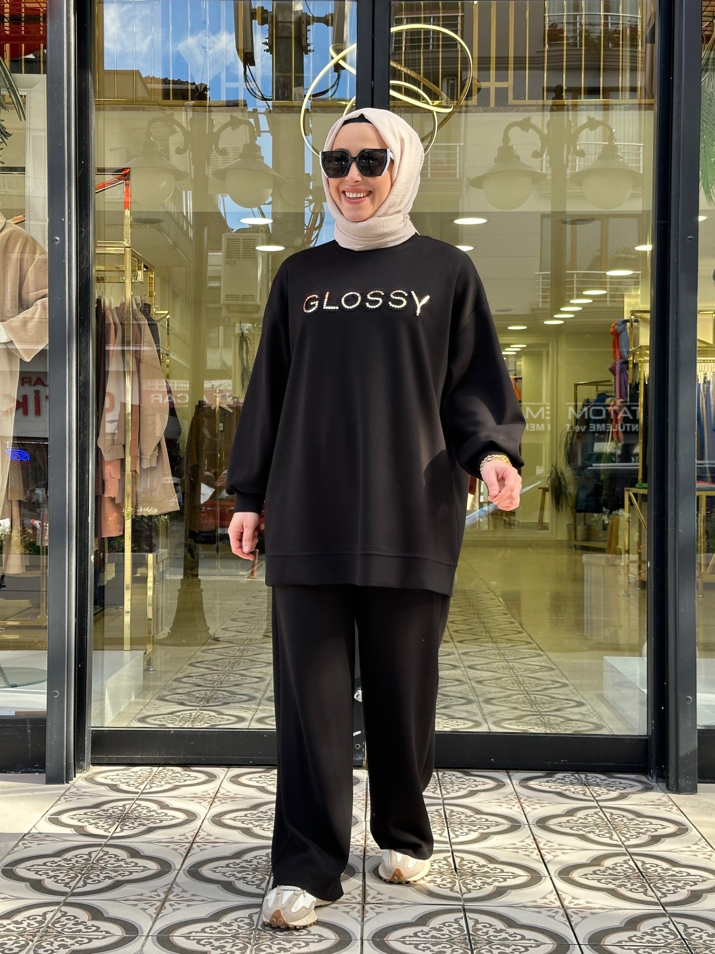 GLOSSY PUL NAKIŞLI TAKIM
