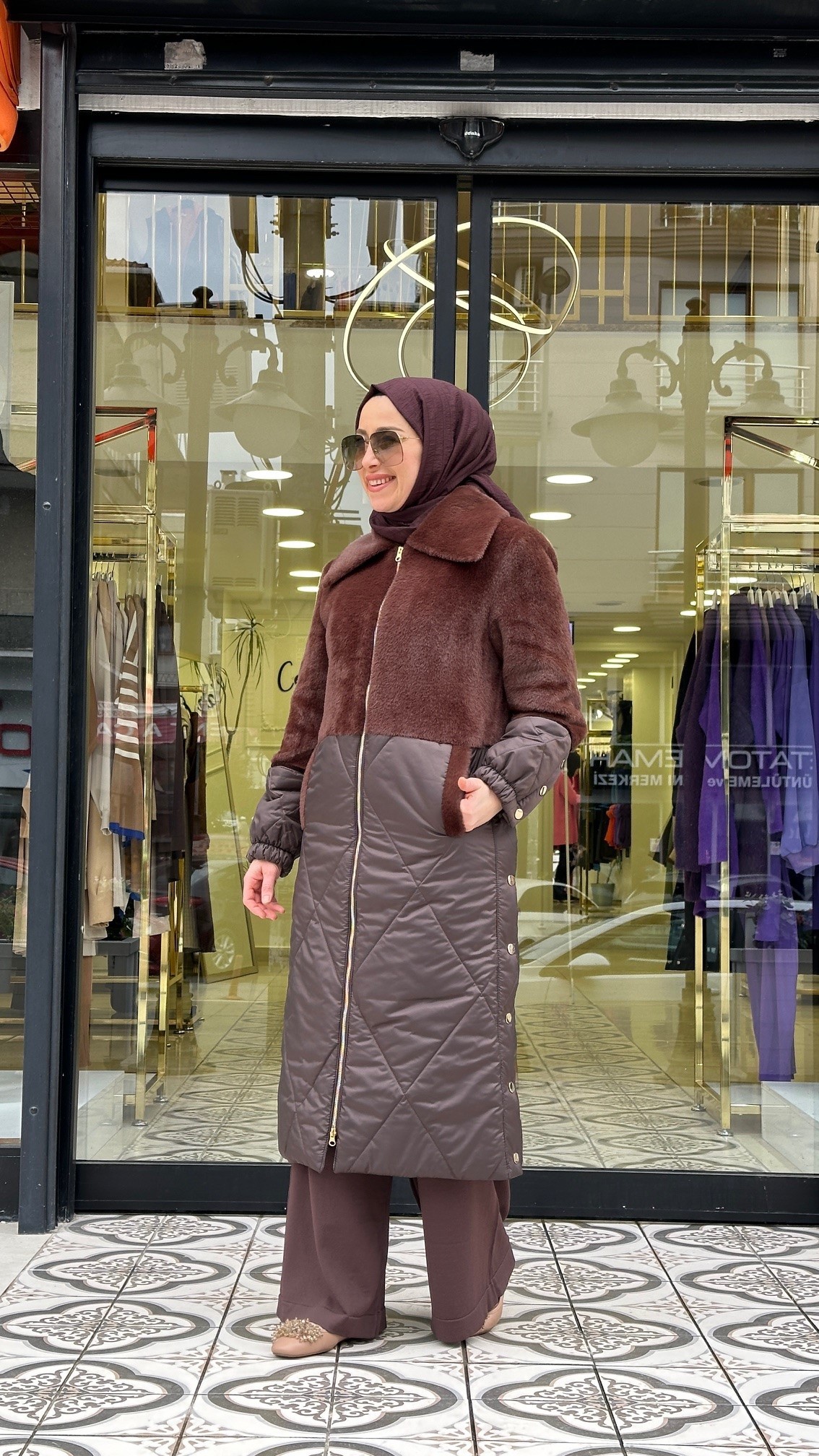HALE KAPİTONE GARNİLİ ANGORA KAP