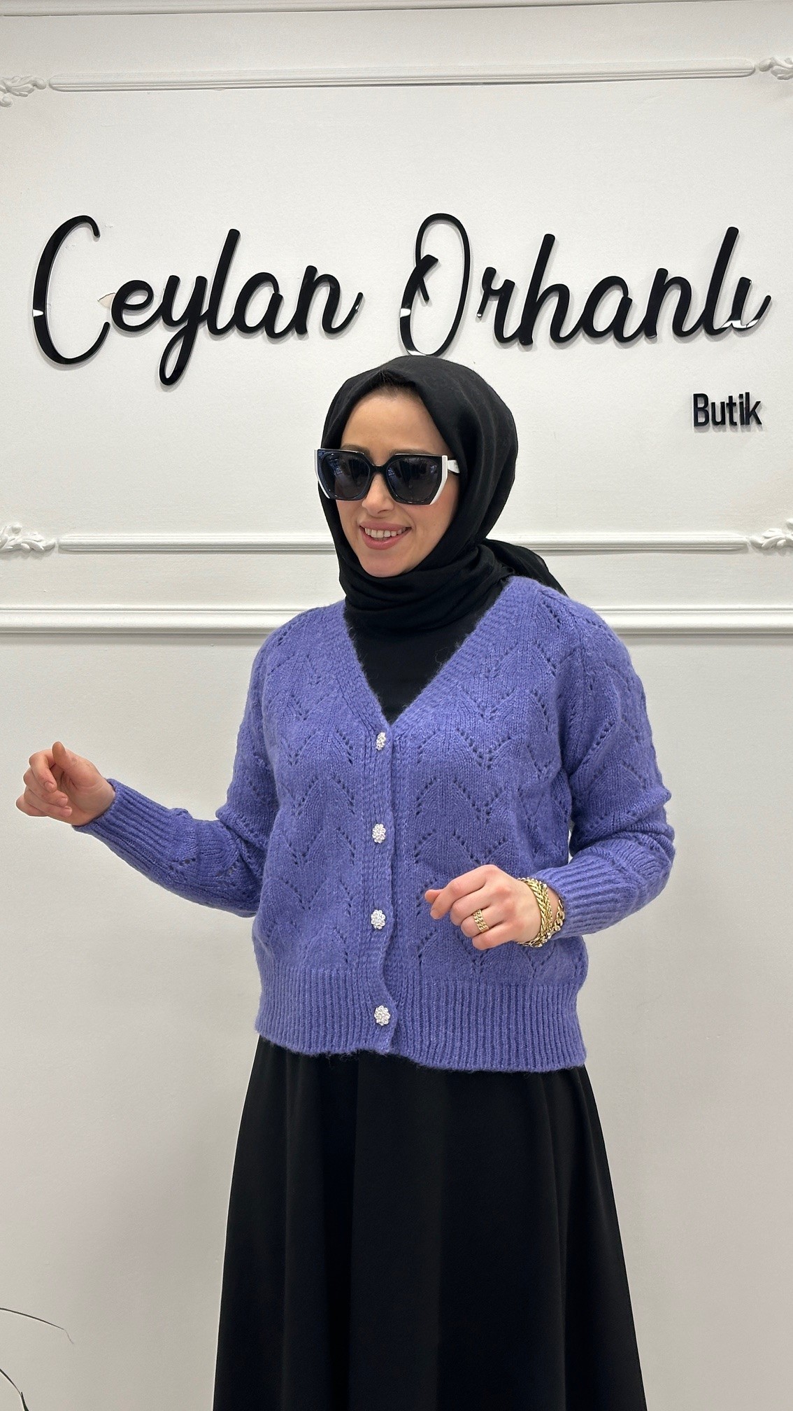 PARILTI DÜĞMELİ HIRKA