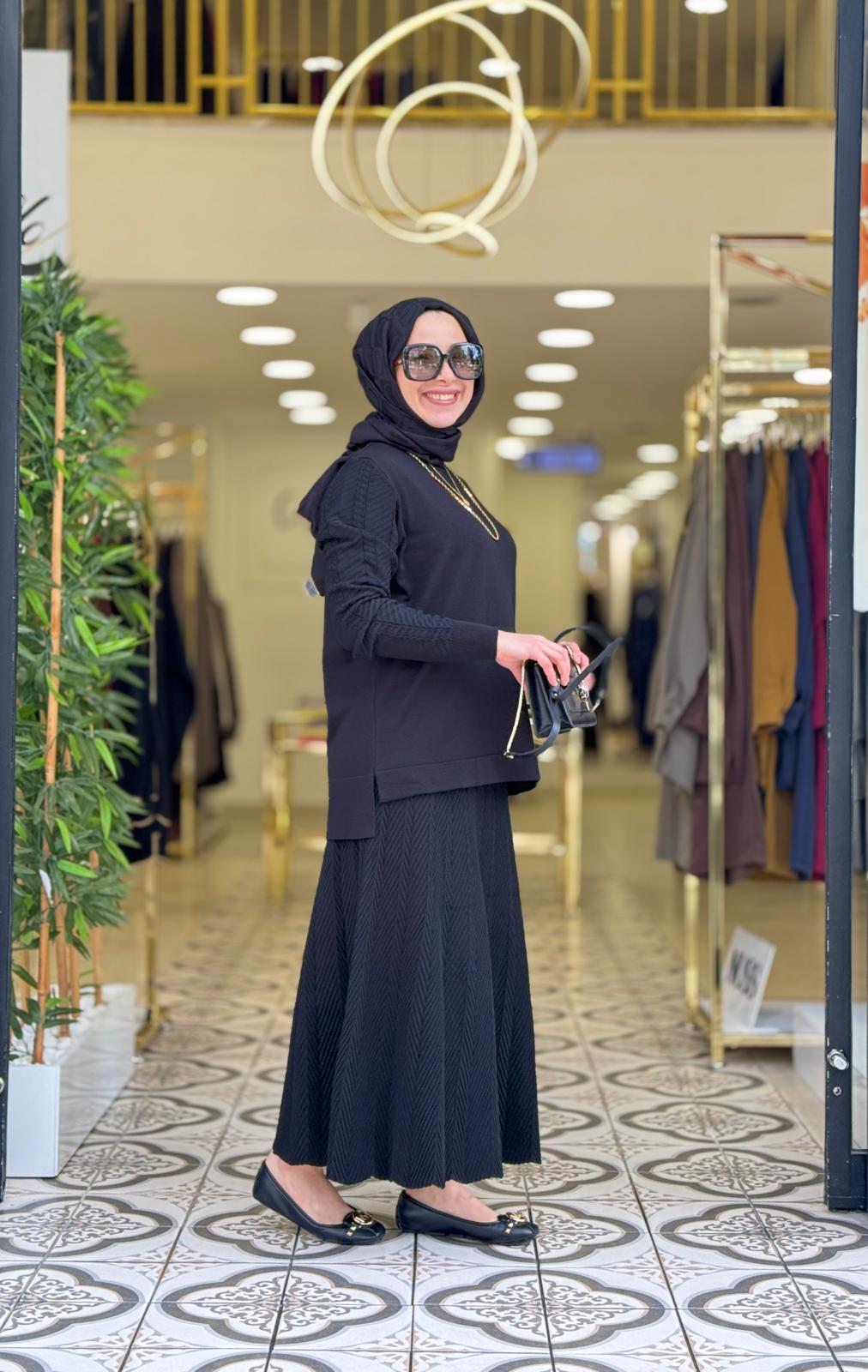 NEHİR ETEKLİ TAKIM - SİYAH