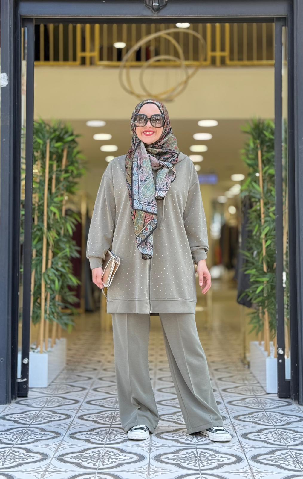 HEVES PANTOLONLU TAKIM