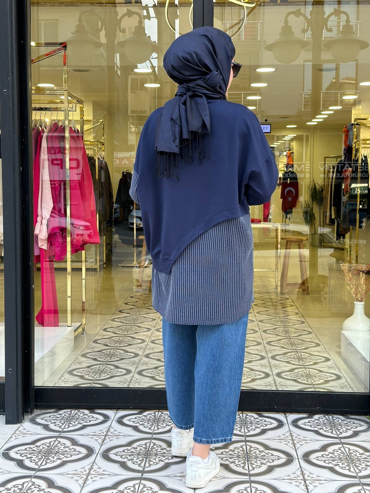 BEYOĞLU İÇLİK DETAYLI SWEAT