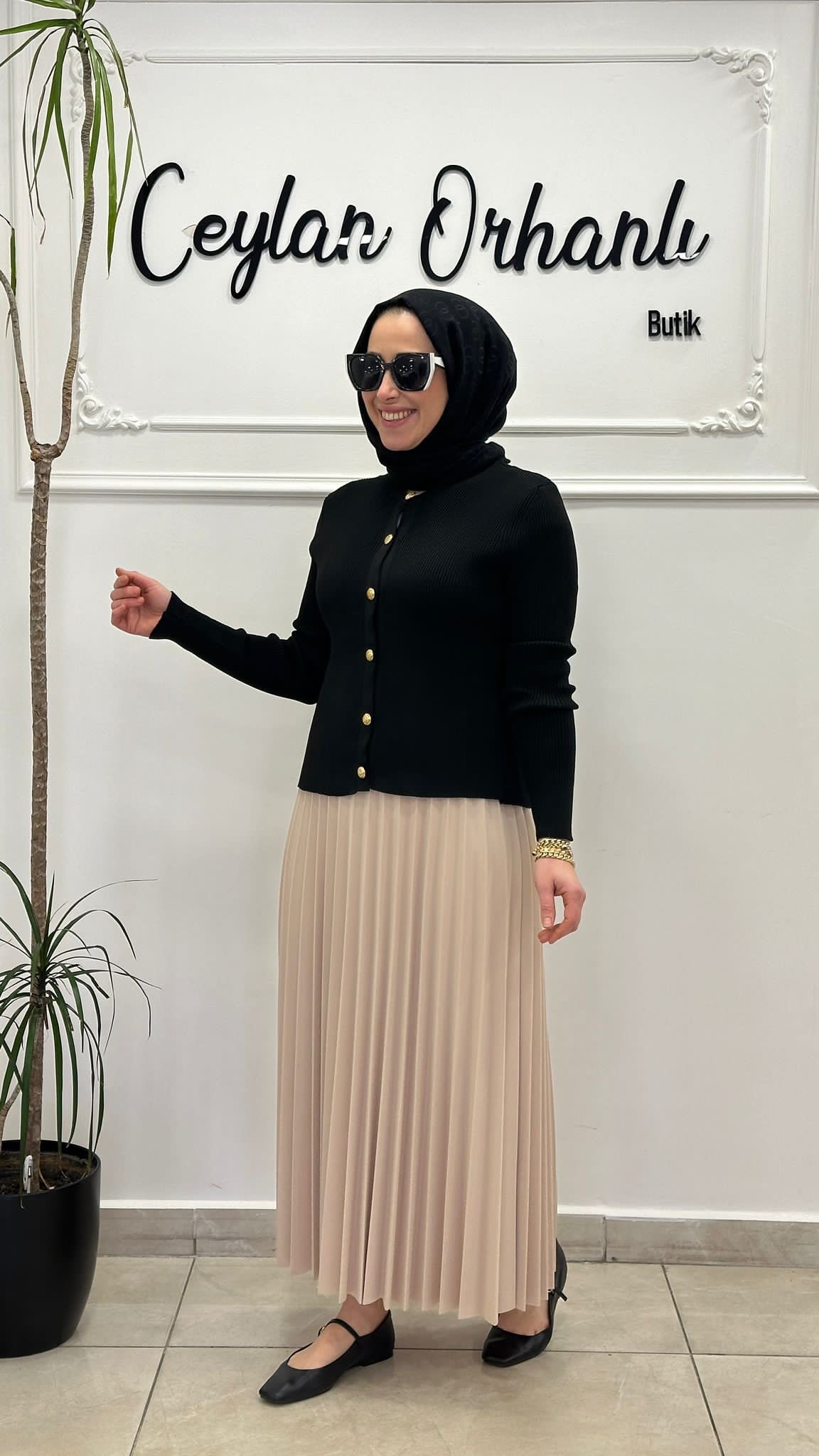 AMBER SARI DÜĞMELİ HIRKA