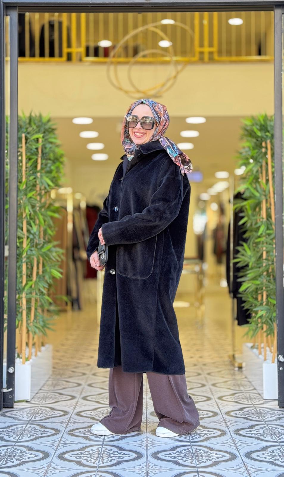 DEVE TÜYÜ OVERSİZE KAP - SİYAH