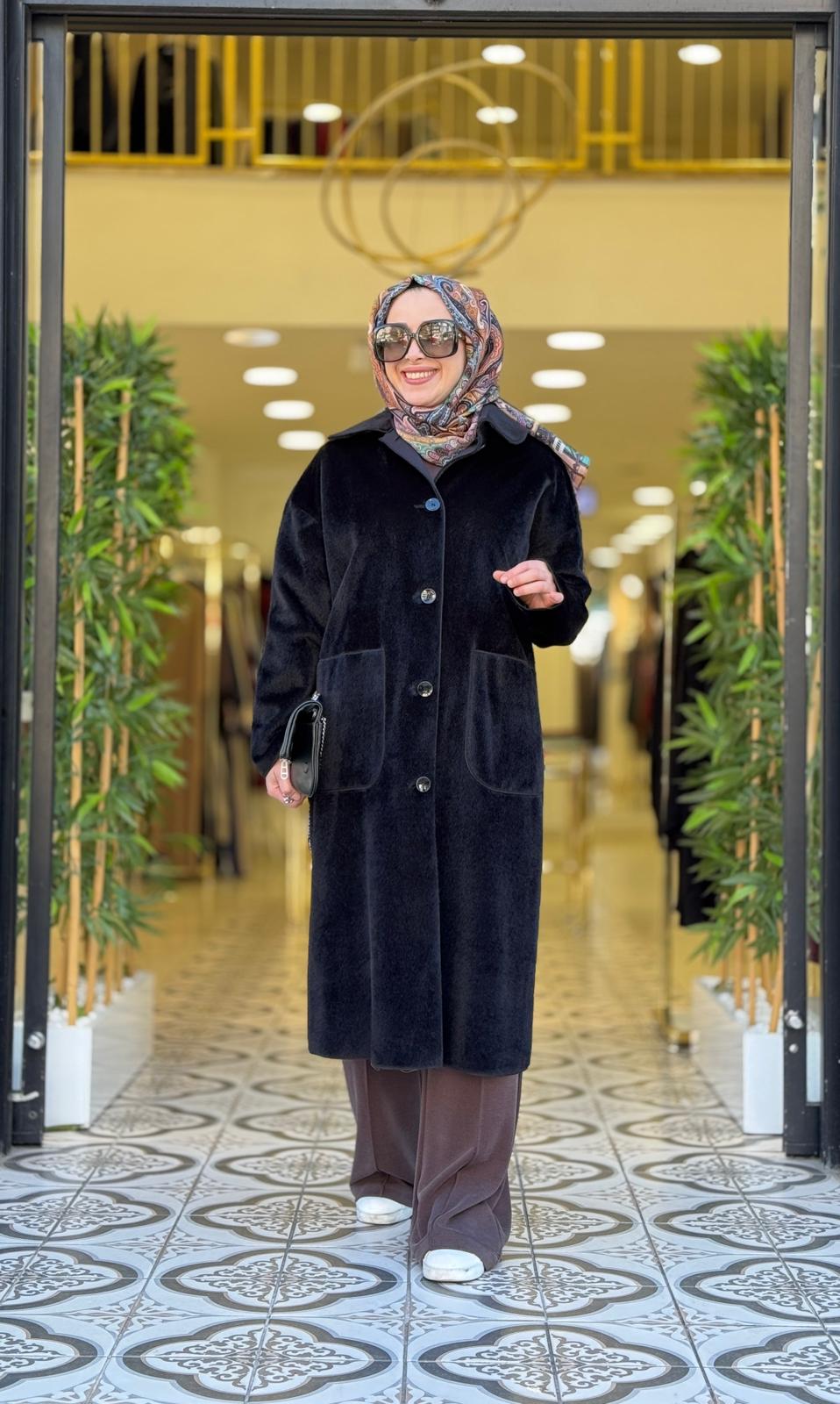 DEVE TÜYÜ OVERSİZE KAP - SİYAH