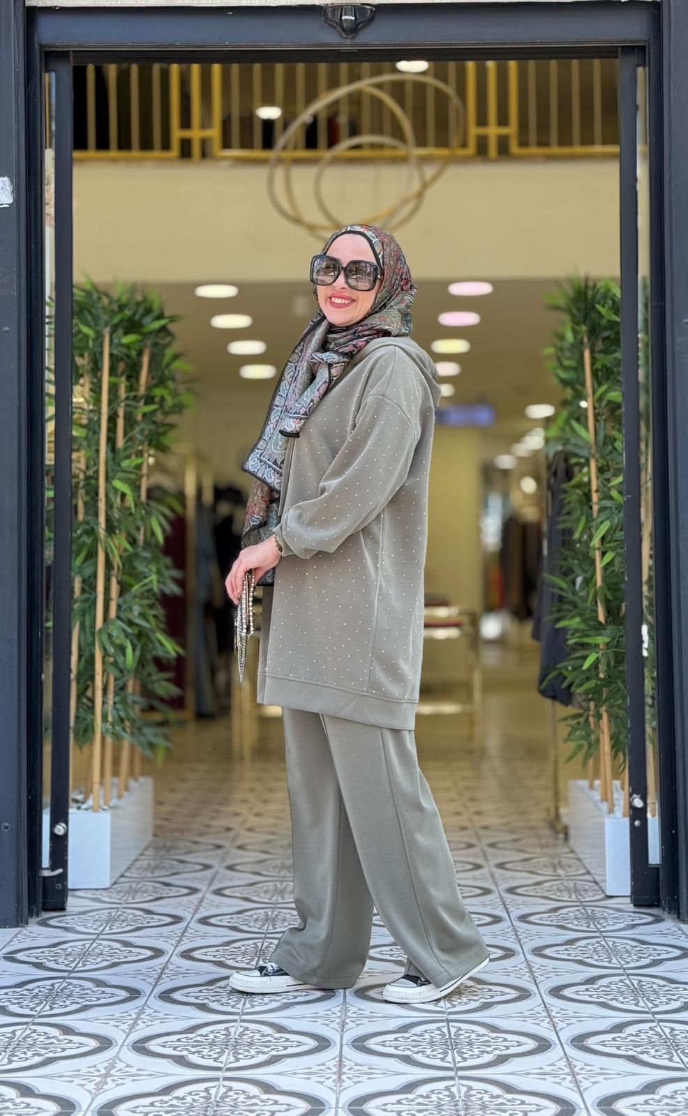 HEVES PANTOLONLU TAKIM