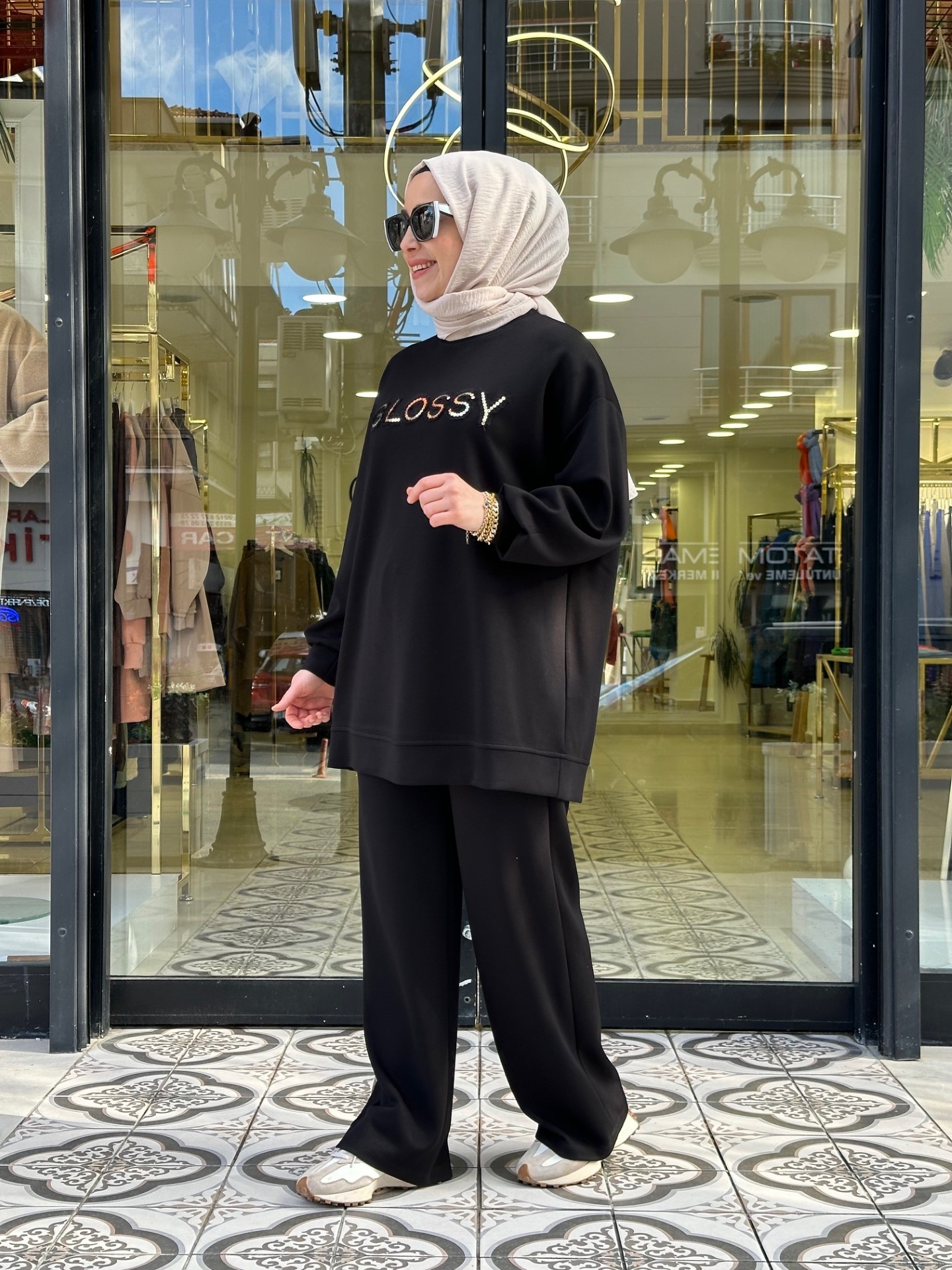 GLOSSY PUL NAKIŞLI TAKIM