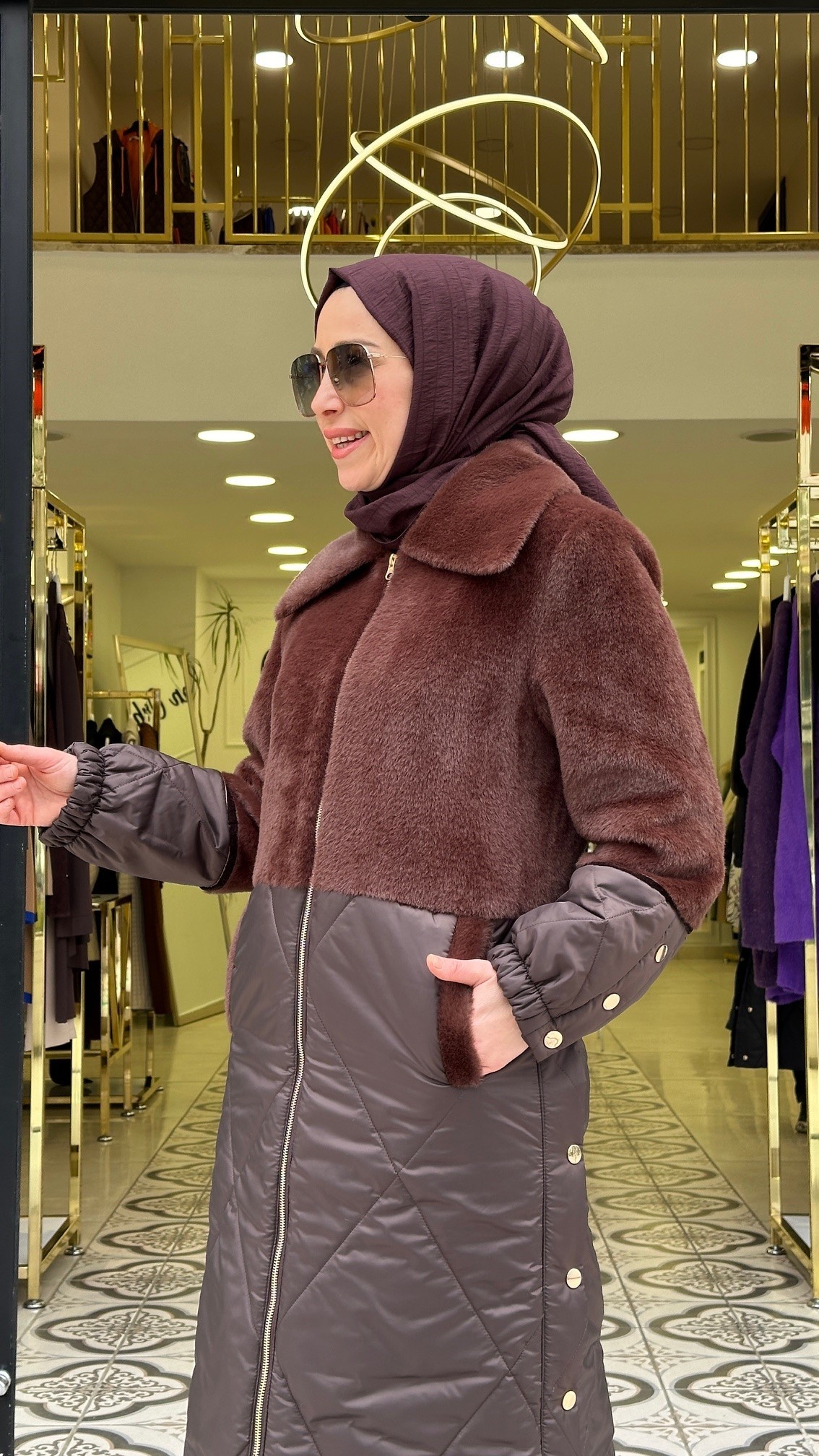 HALE KAPİTONE GARNİLİ ANGORA KAP