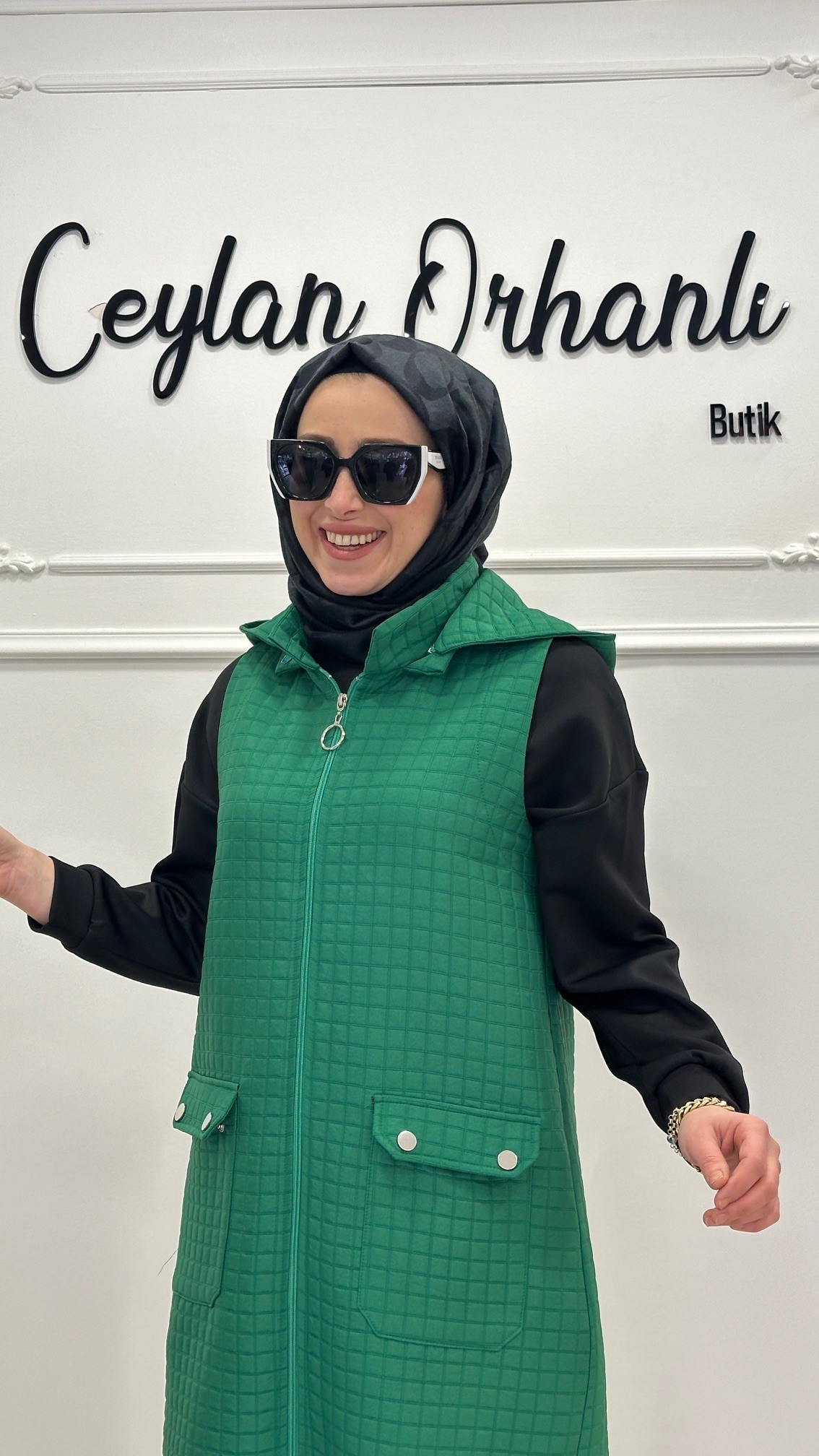KAPÜŞONLU KAPİTONE YELEK