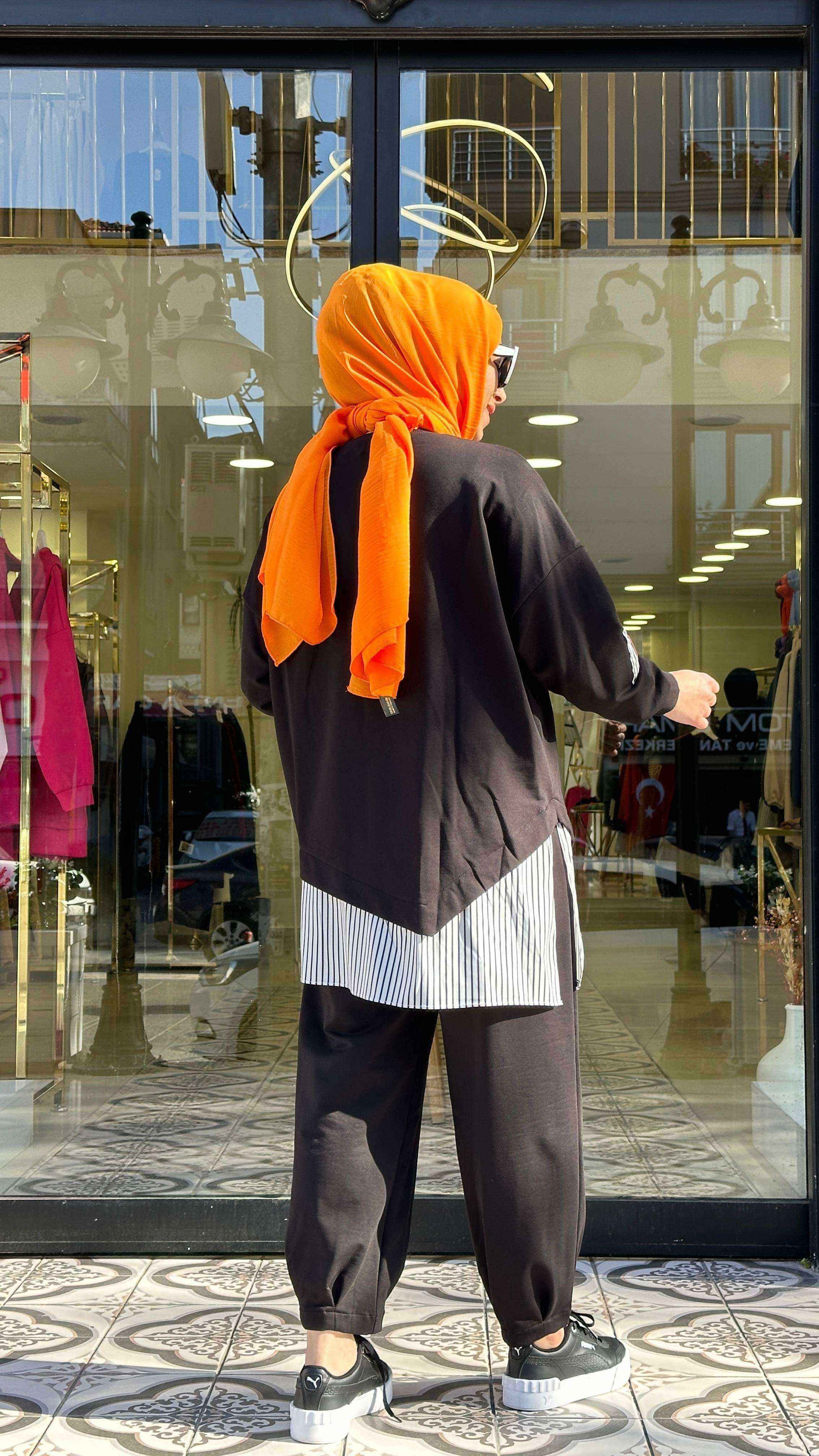 TAKSİM İÇLİK AKSESUARLI SWEAT