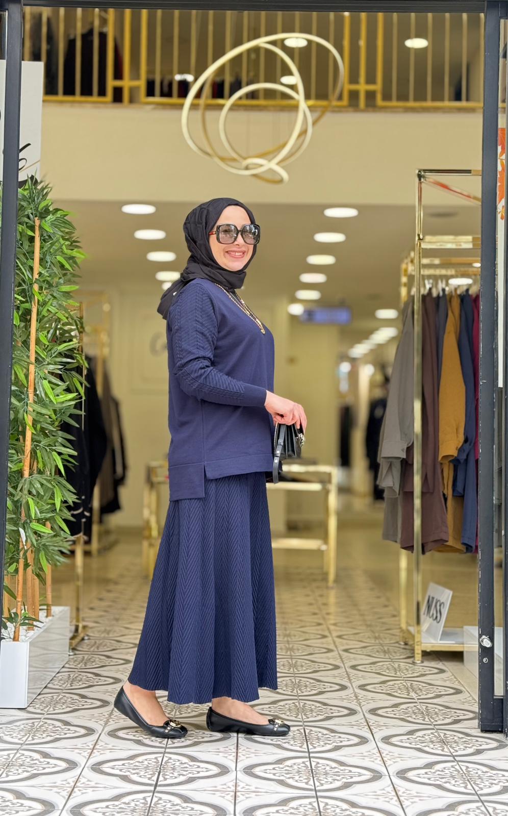 NEHİR ETEKLİ TAKIM