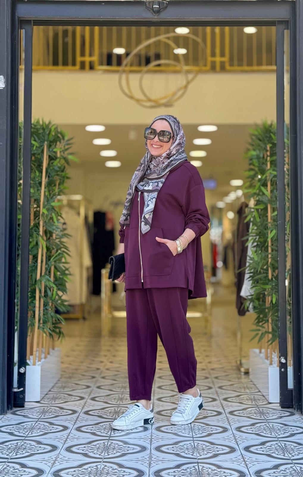 MANU PANTOLONLU TAKIM