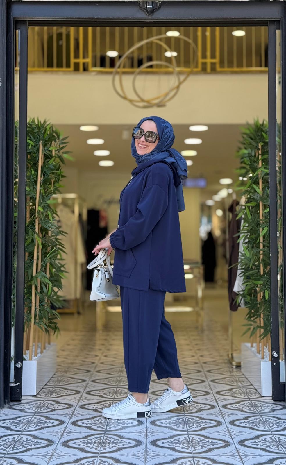 MANU PANTOLONLU TAKIM