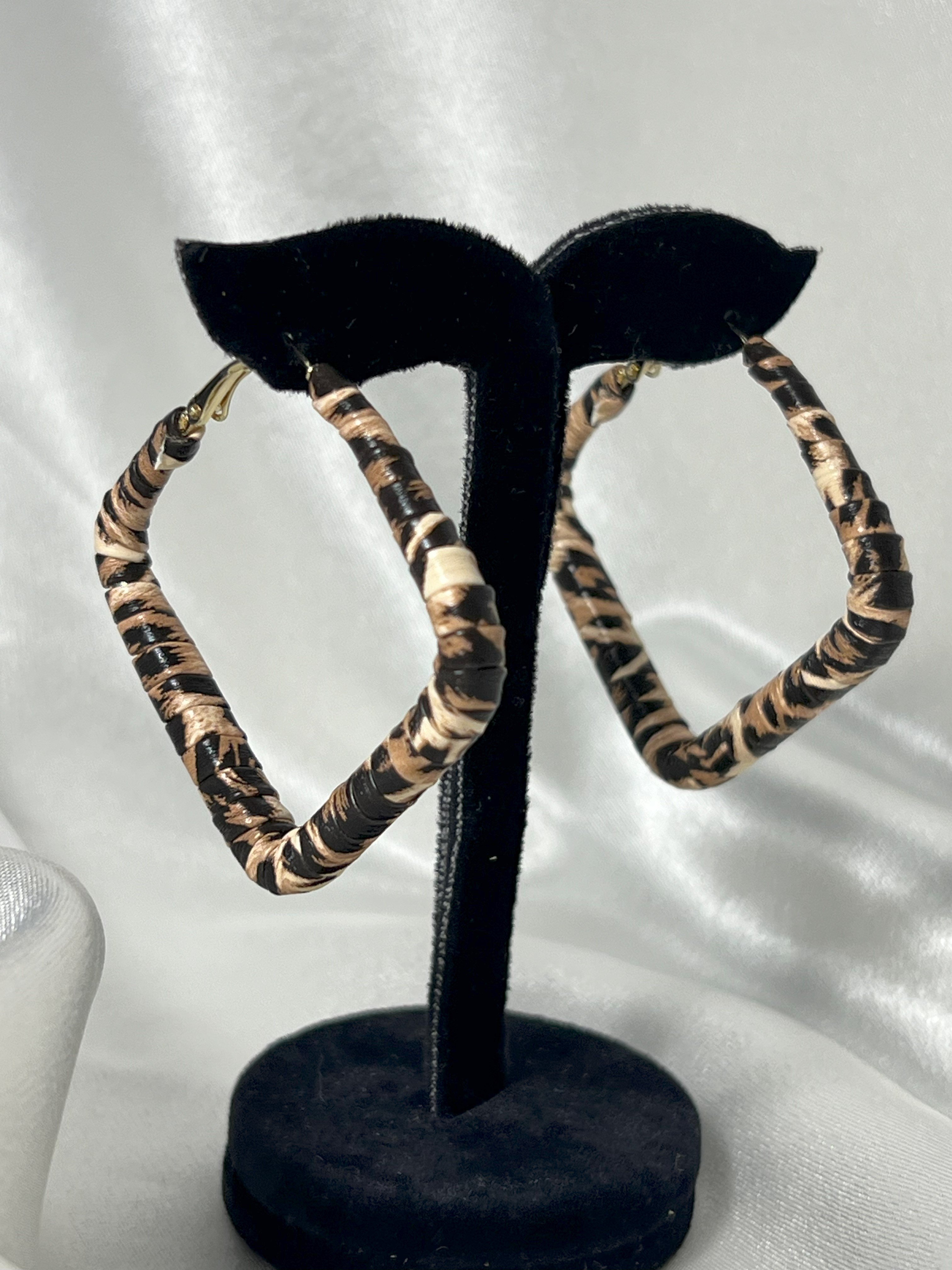 LEOPAR DESEN KARE KÜPE