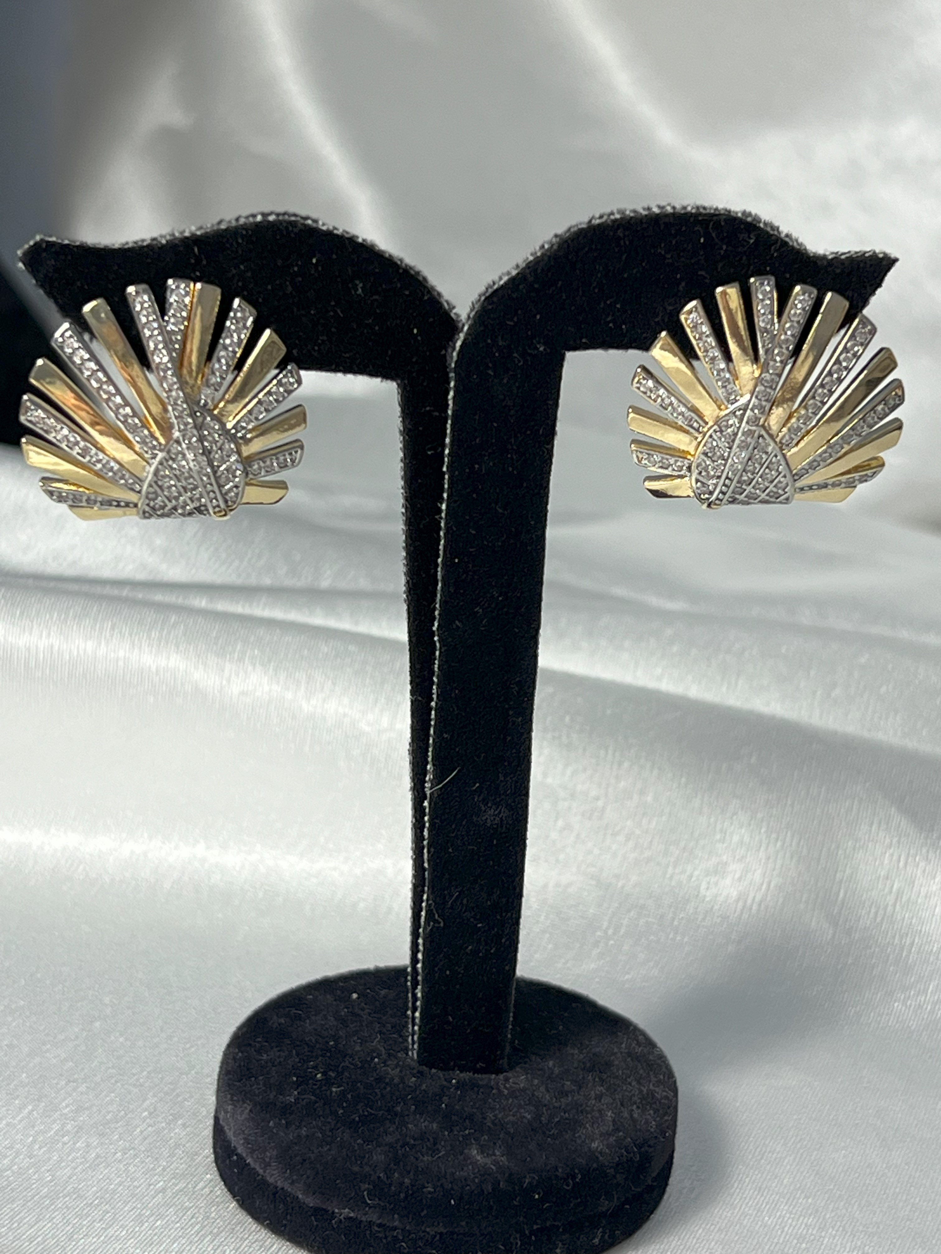 VIP TAVUS KÜPE