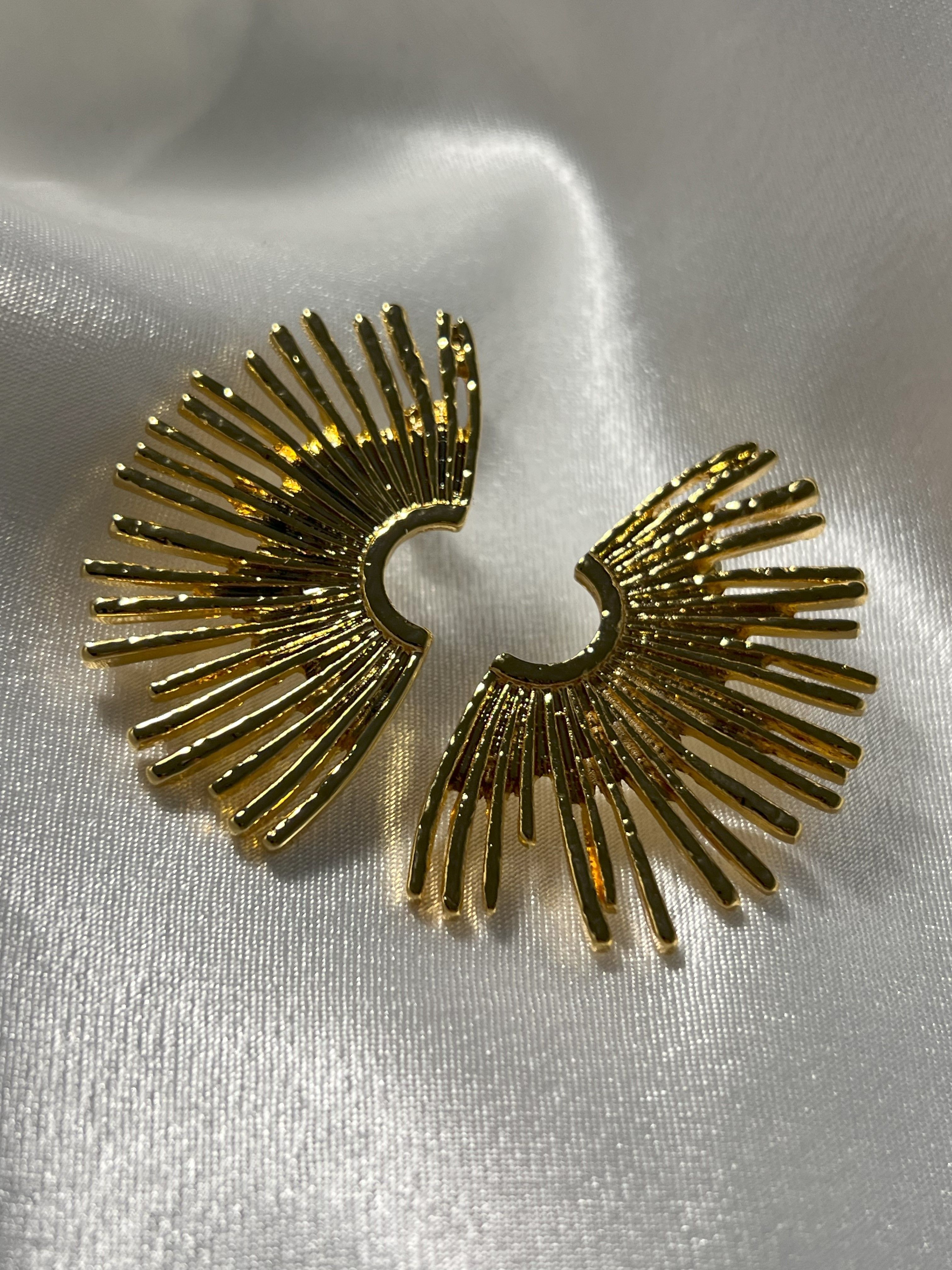 FRINGED KÜPE