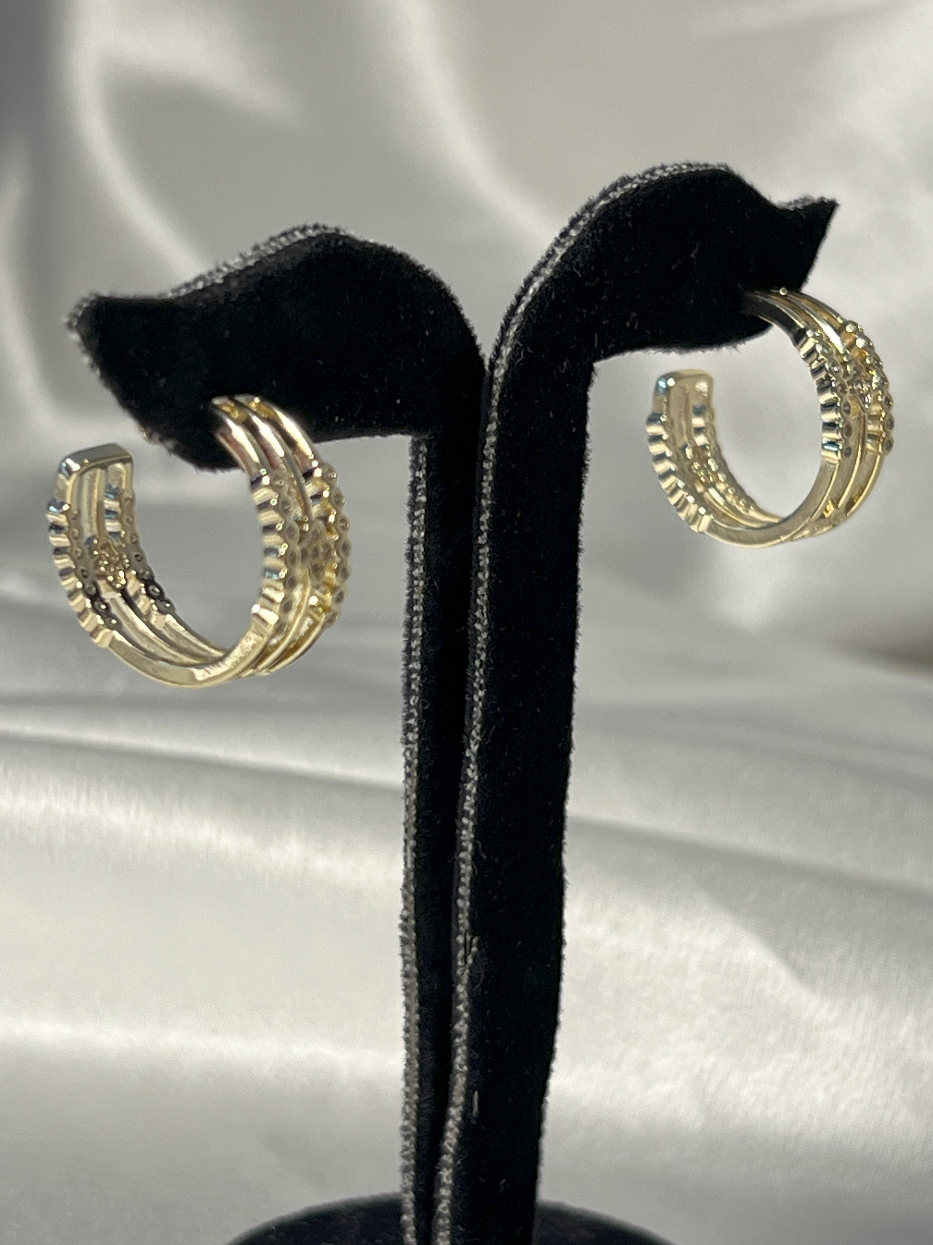 VIP HALKA KÜPE