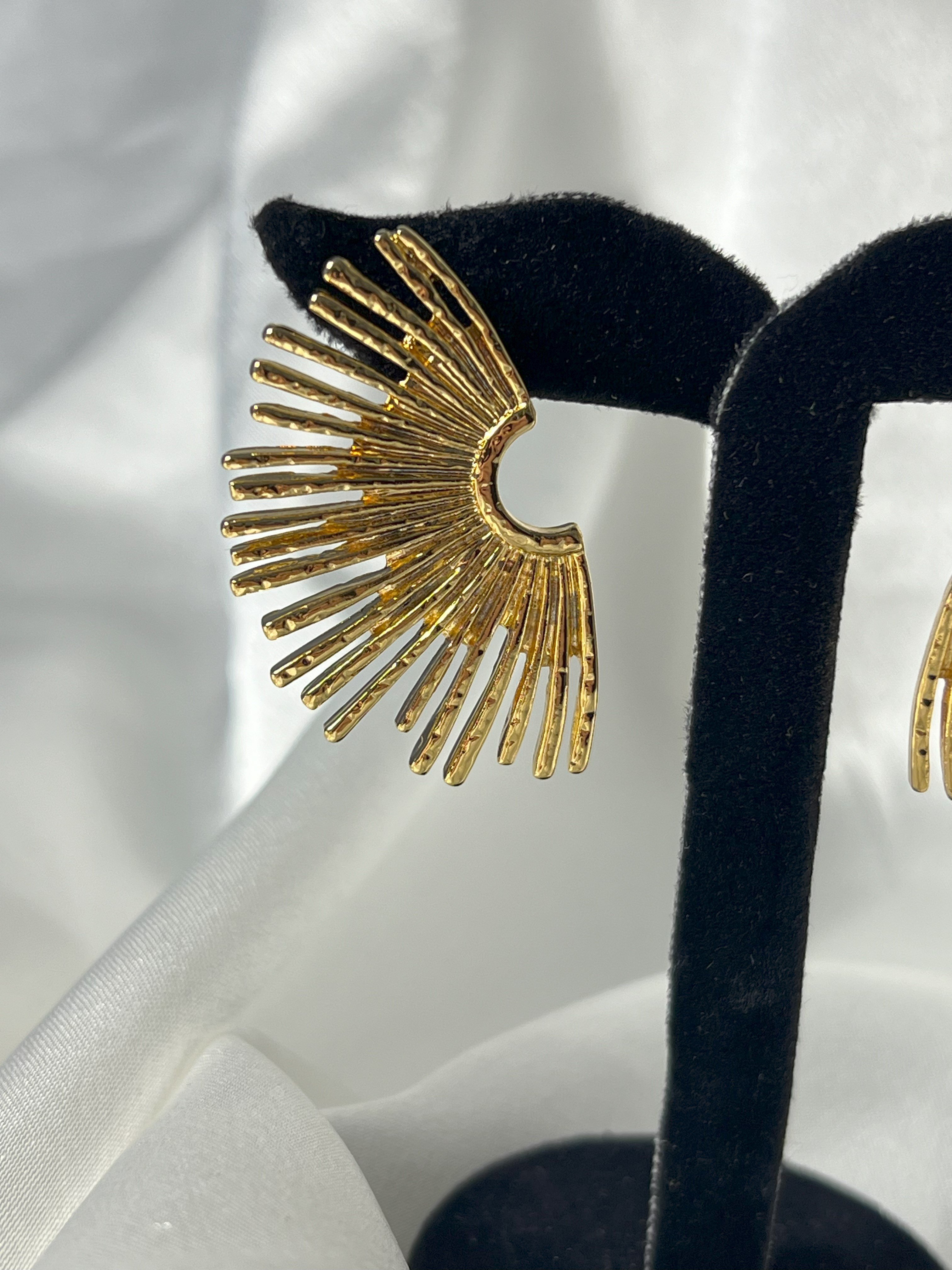 FRINGED KÜPE
