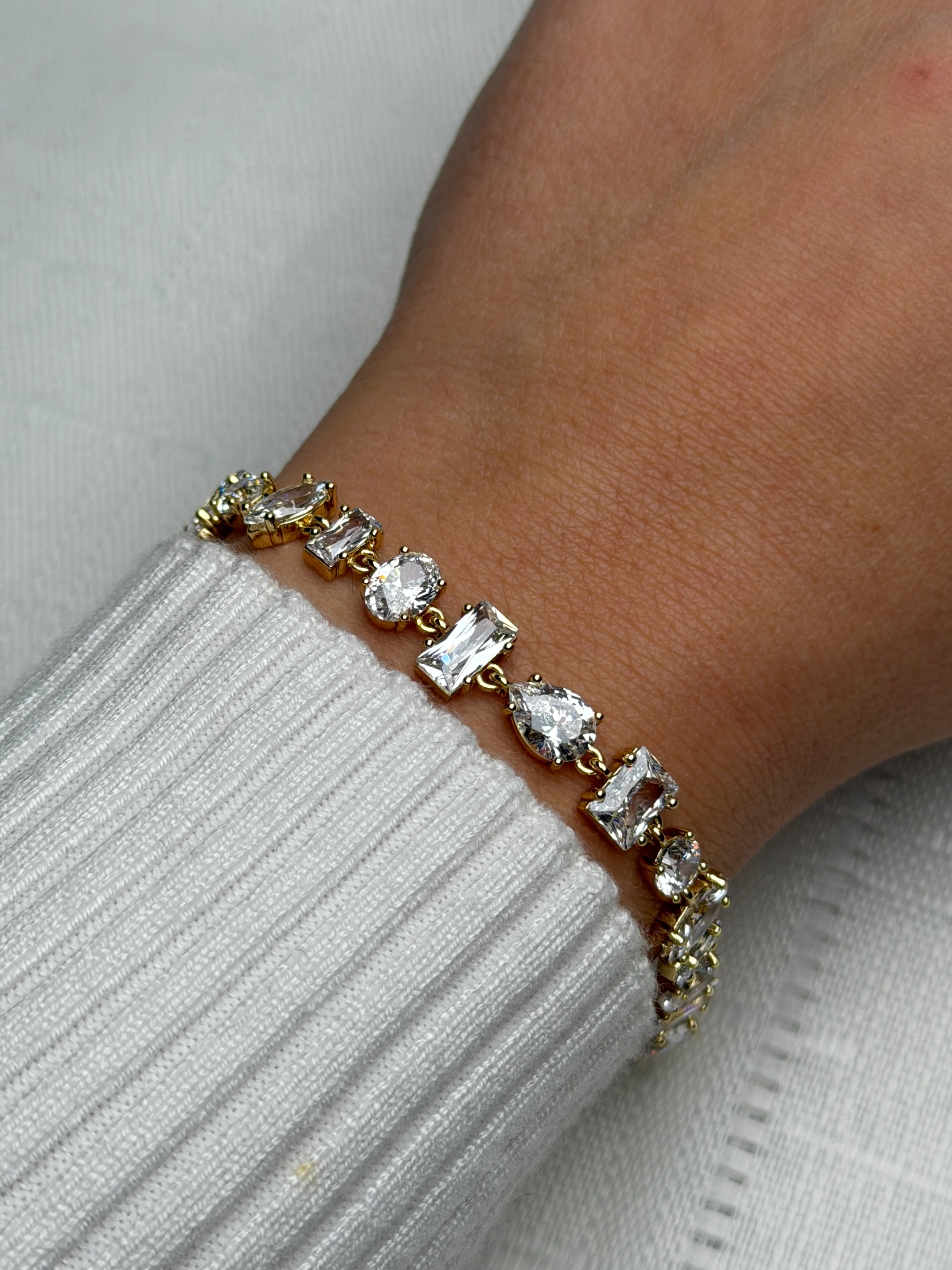 Xuping 14k Asimetrik Zirkon Taş Bileklik