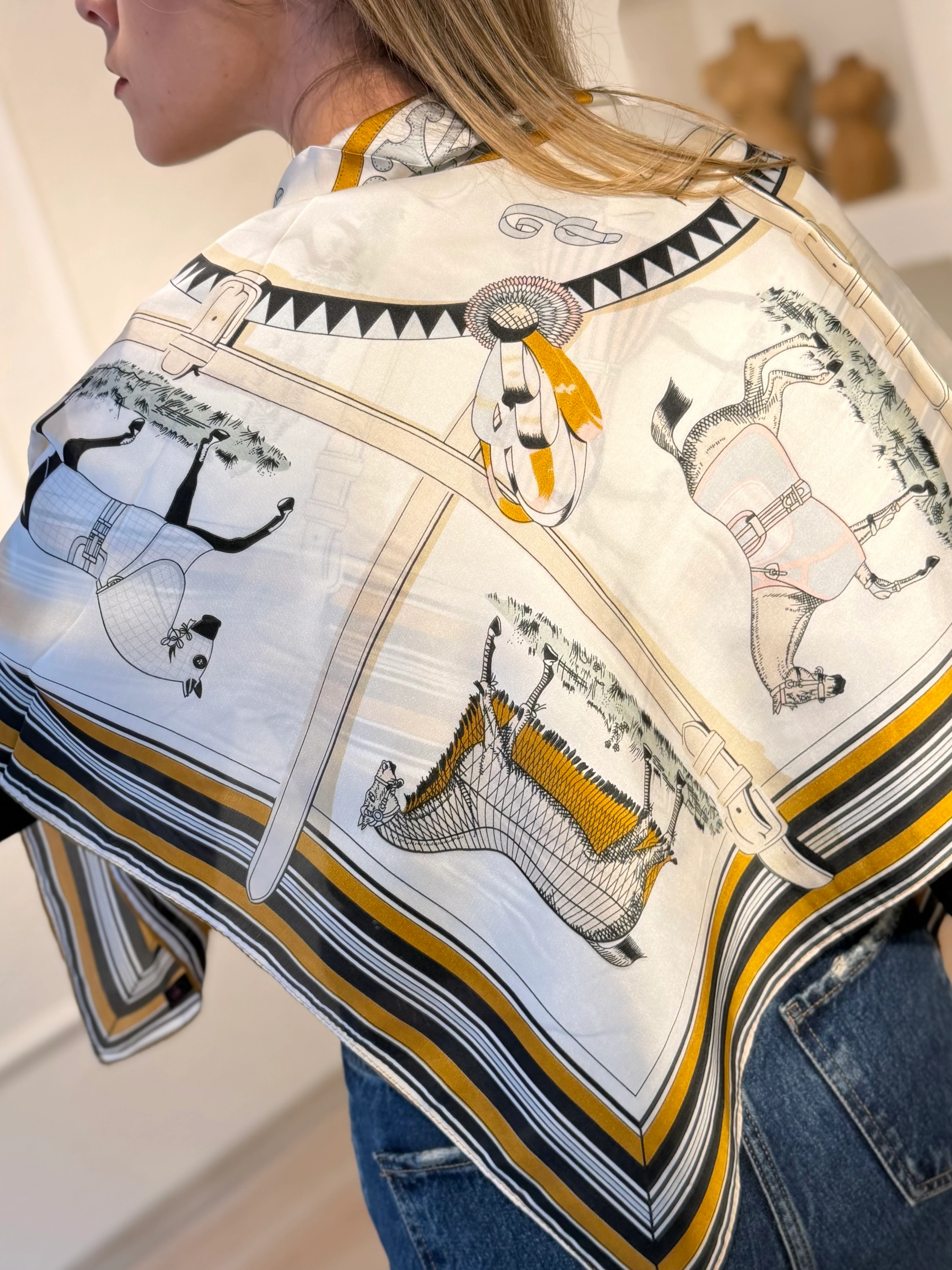 At Desenli Fular 90*90cm 