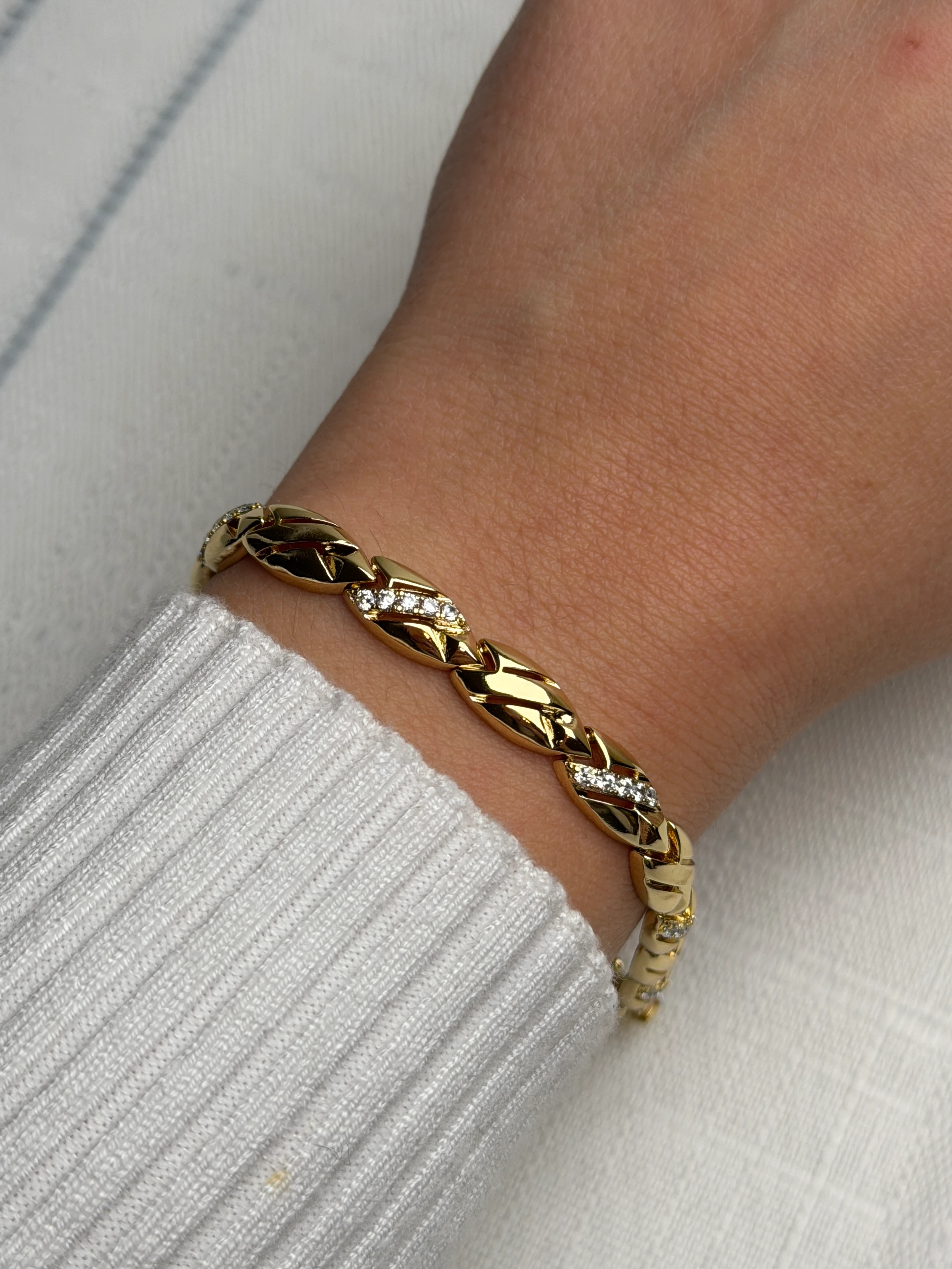 Xuping 14k Zirkon Taş Çizgi Desen Bileklik