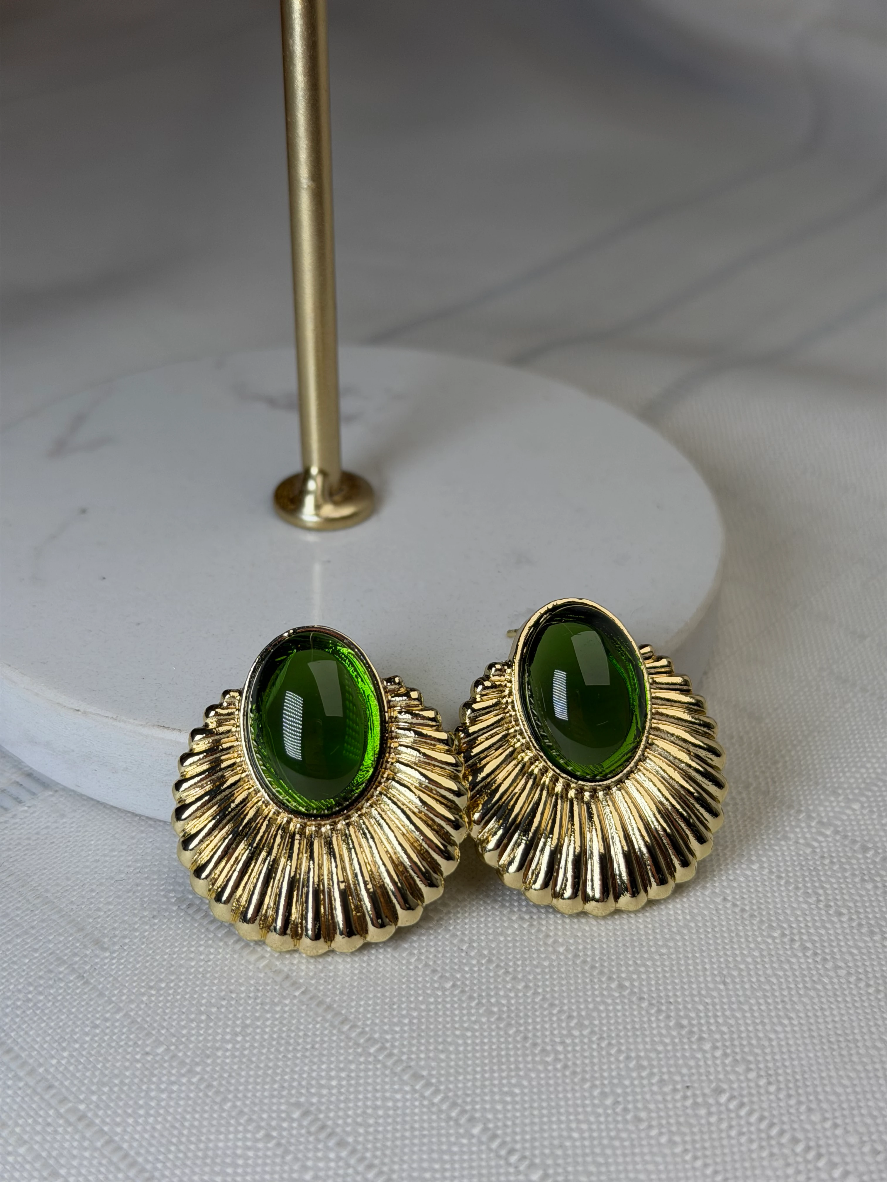 Marka Model Yeşil Taş Gold Renk Yelpaze Küpe