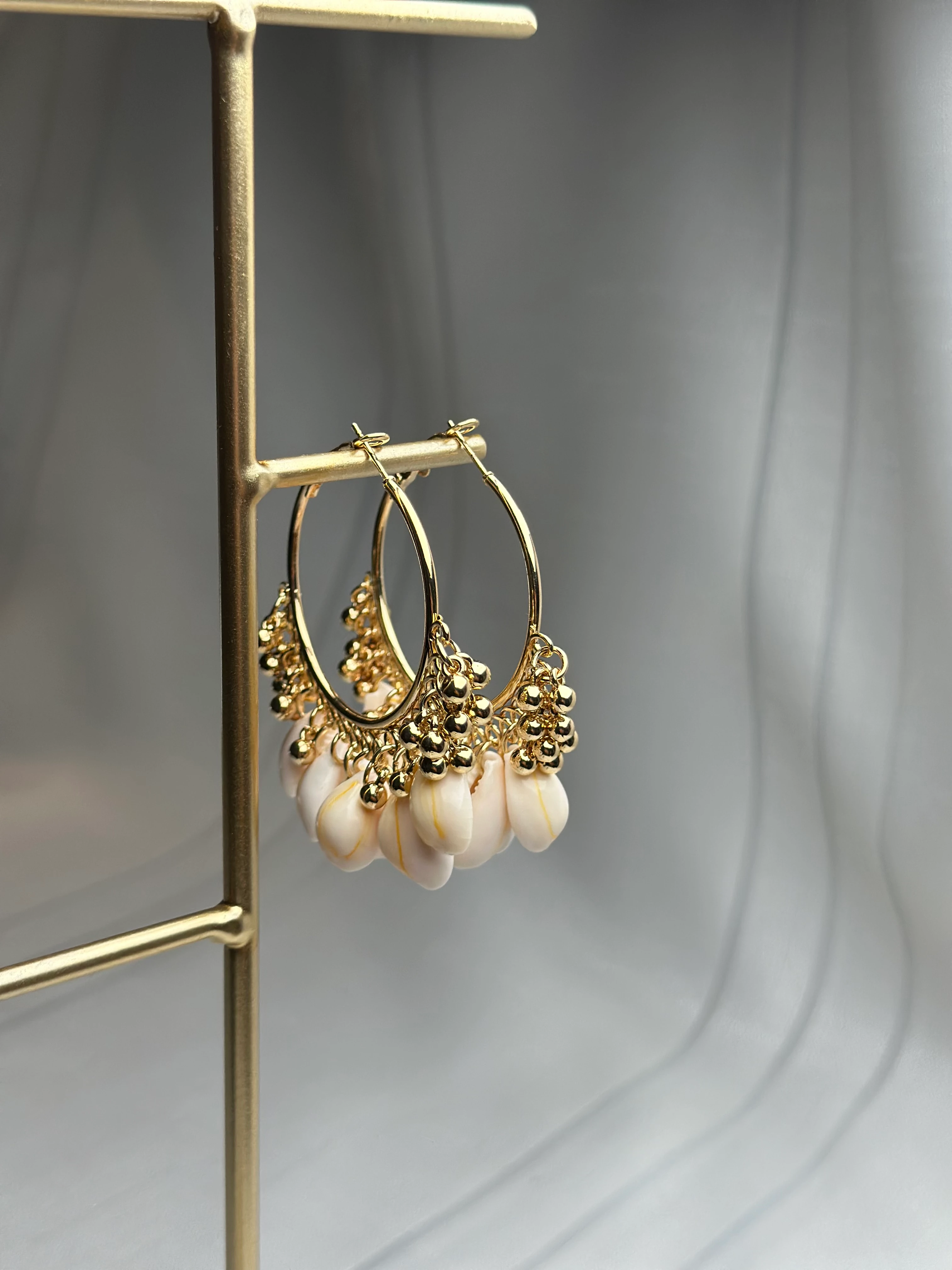 Marka Model Gold Deniz Kabuğu Halka Küpe