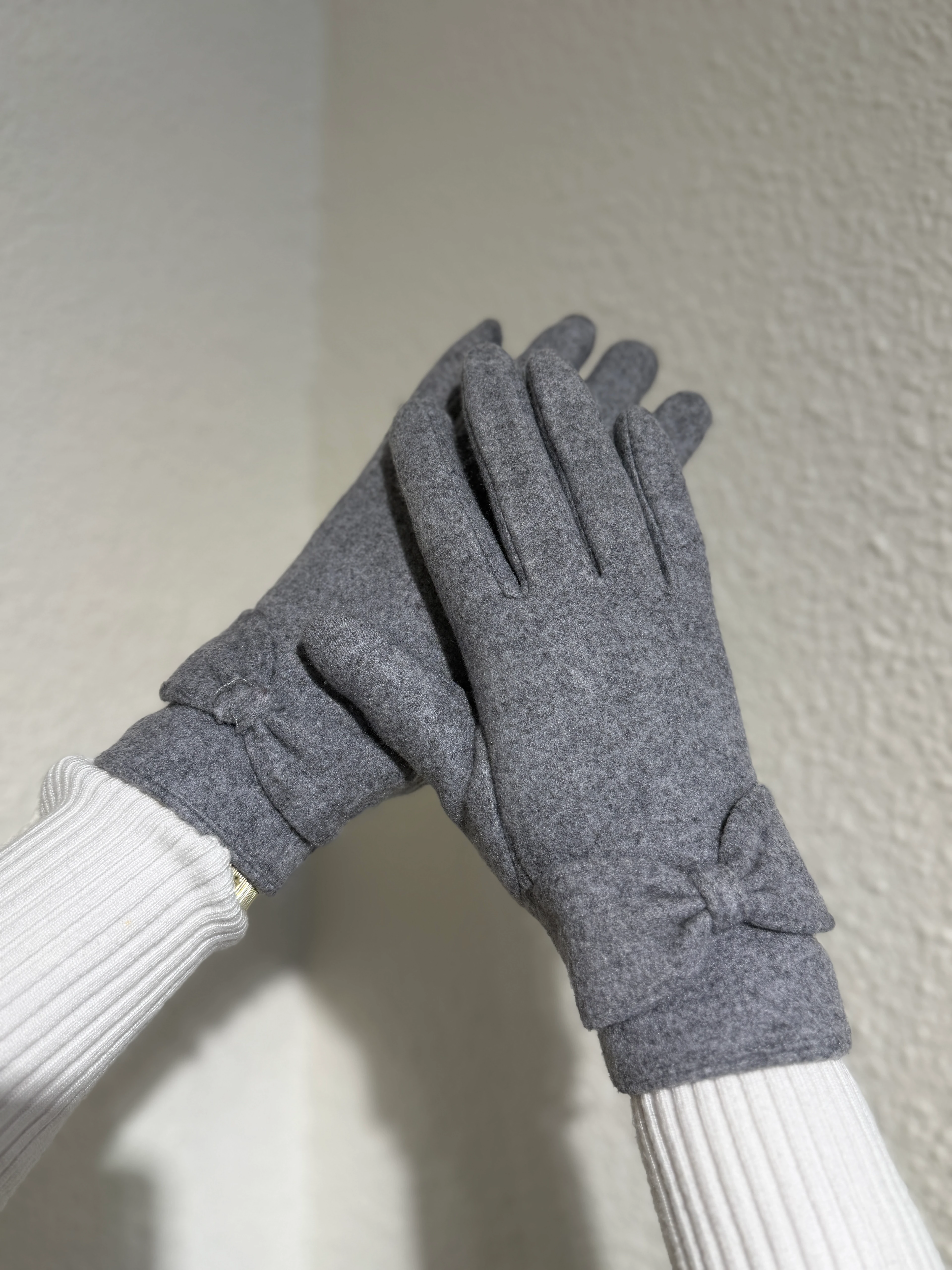 Fiyonklu Gri Eldiven