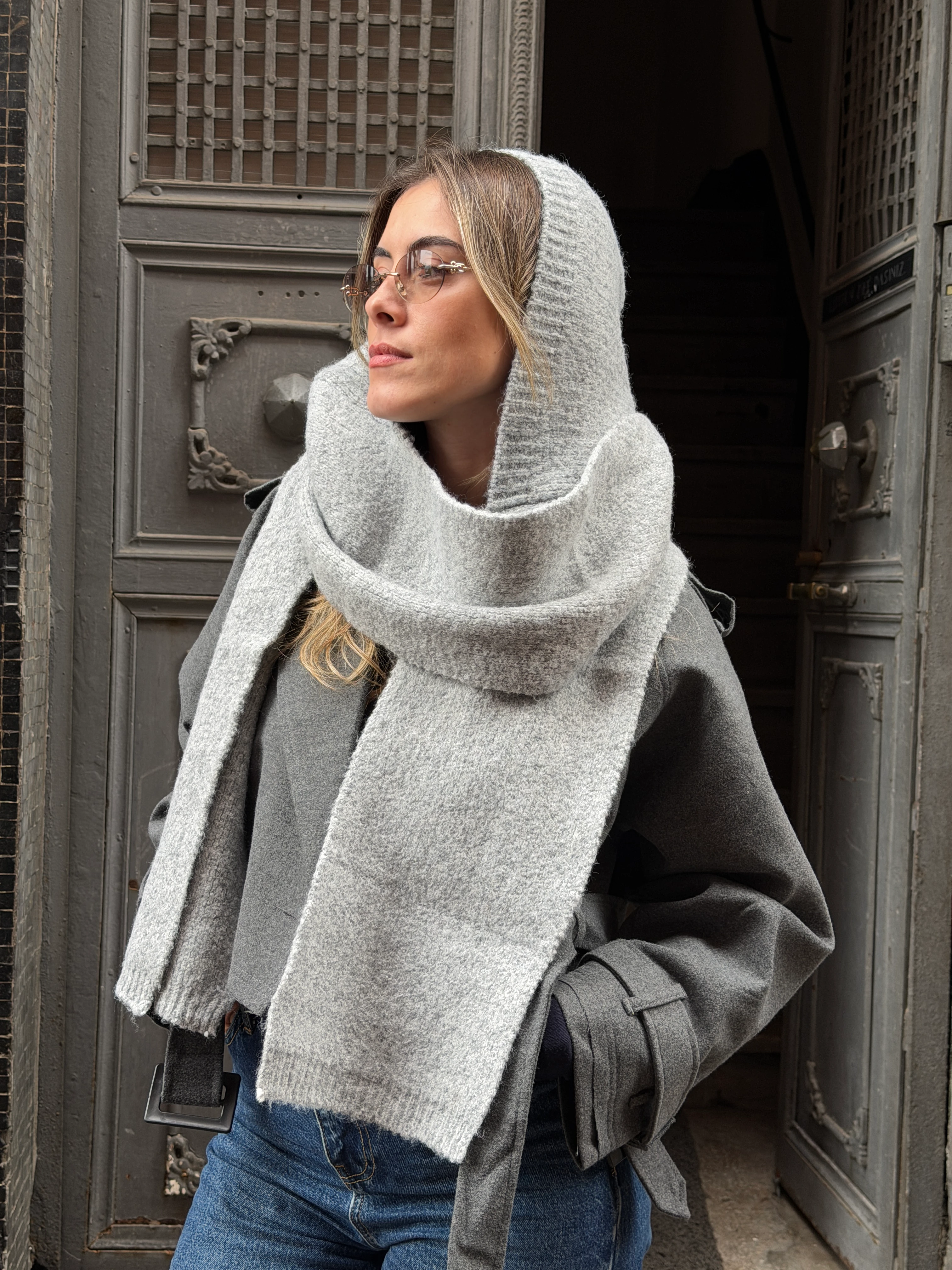 Kapüşonlu Tek Parça Gri Atkı