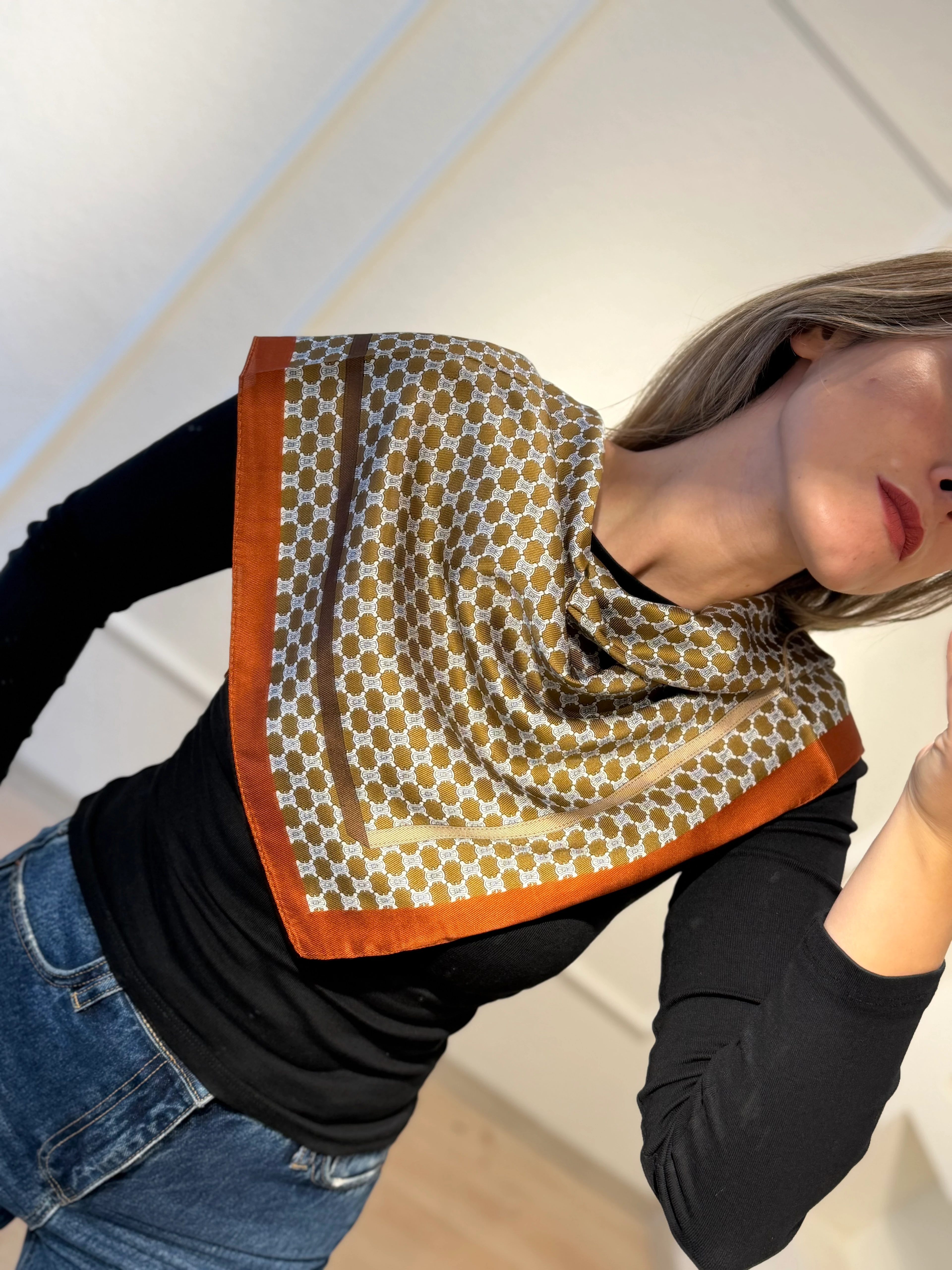 Kiremit Şeritli Marka Model Fular 70*70cm