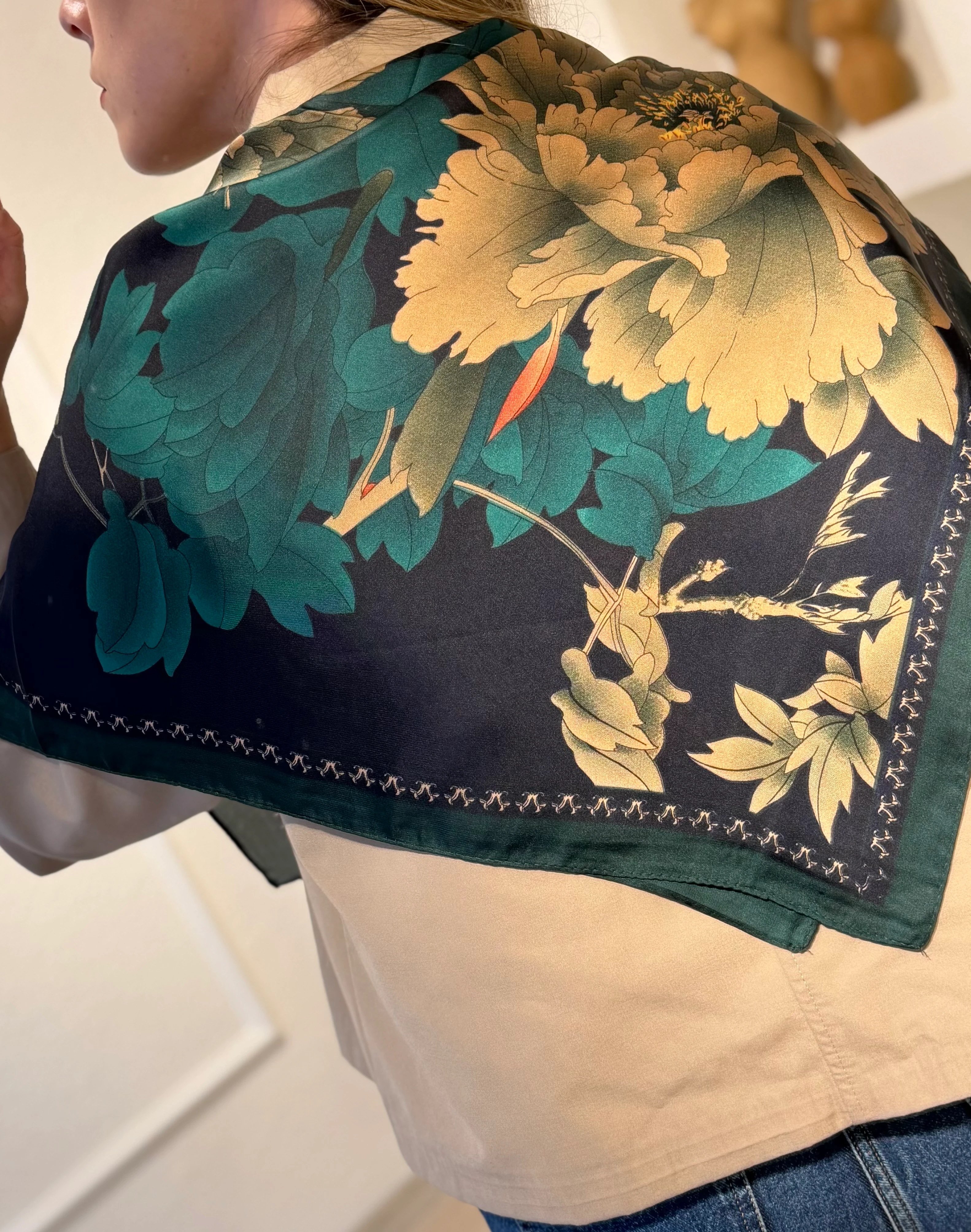 Lacivert Çiçek Desen Fular 90*90cm