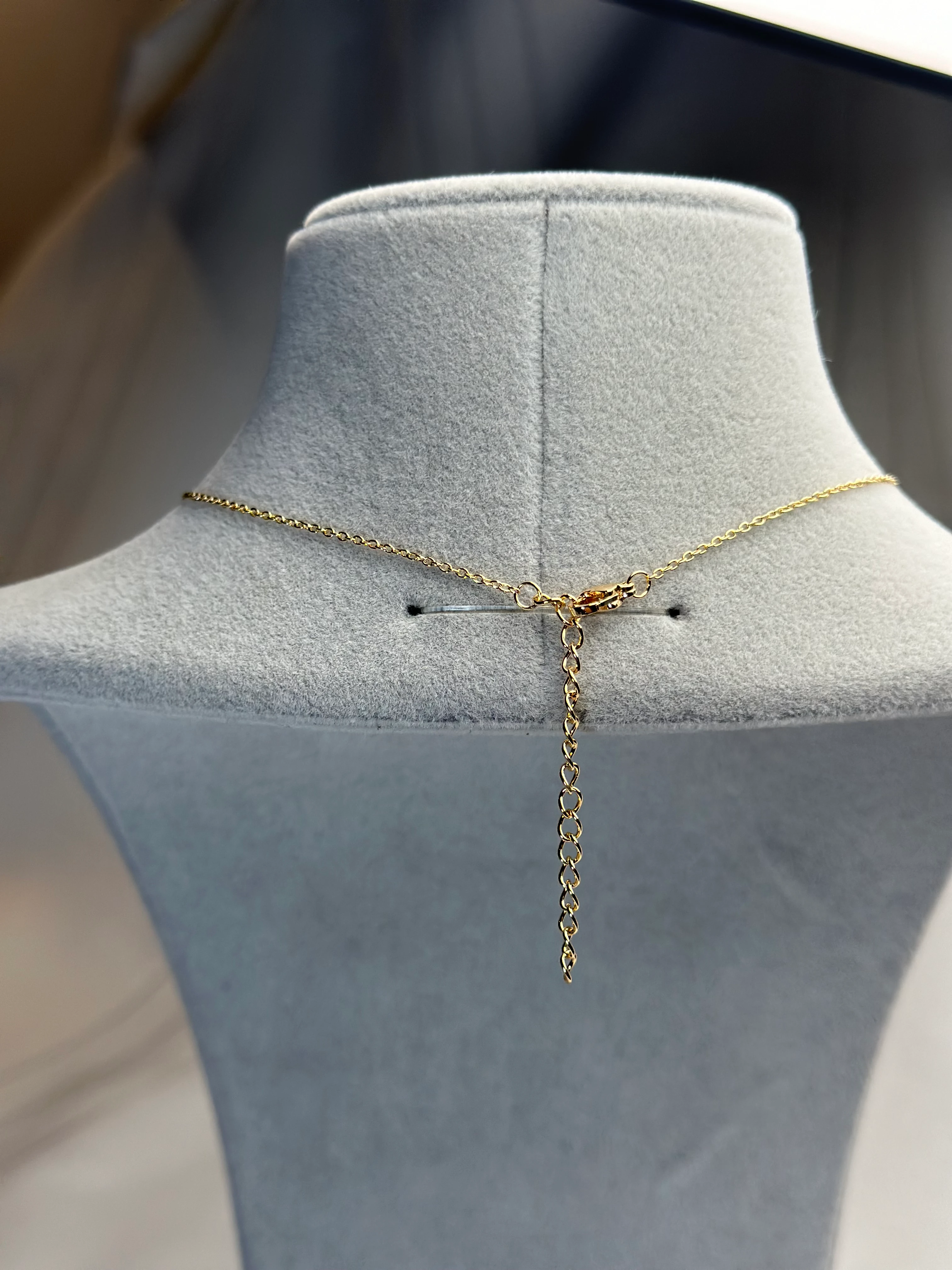 Özel Seri Marka Model Gold Renk Yeşil Taş Petek Kolye